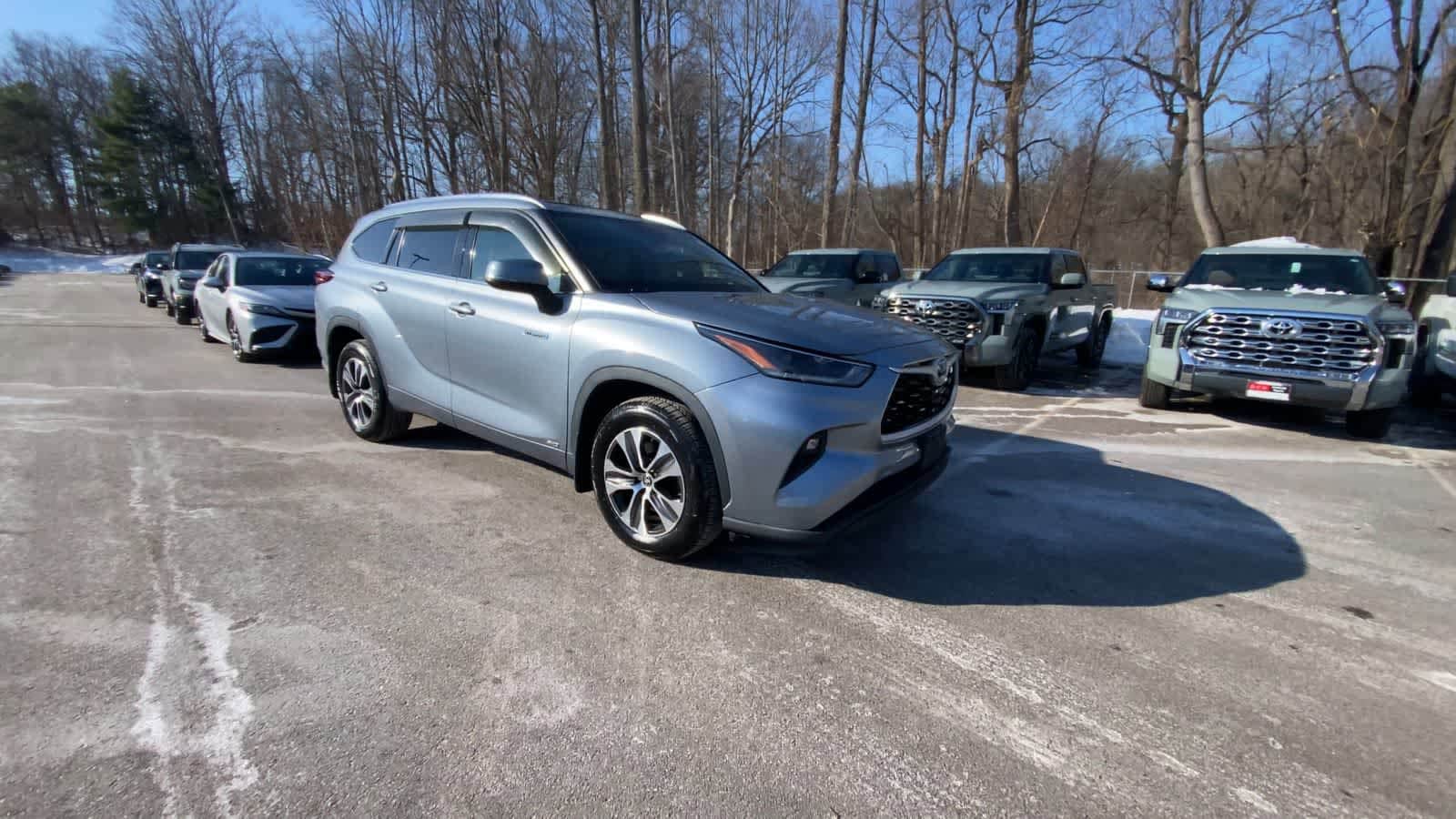 Thumbnail: 2021 Toyota Highlander - 4