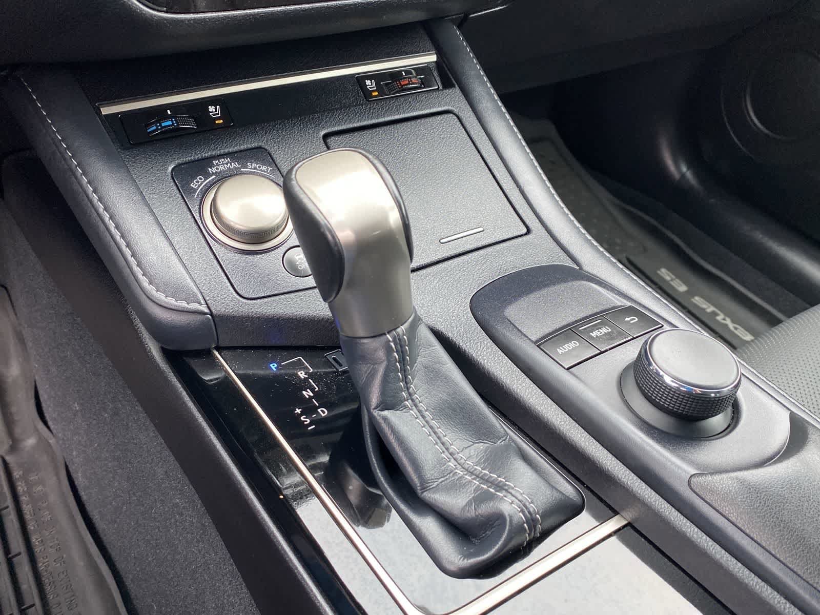 Thumbnail: 2018 Lexus ES - 32