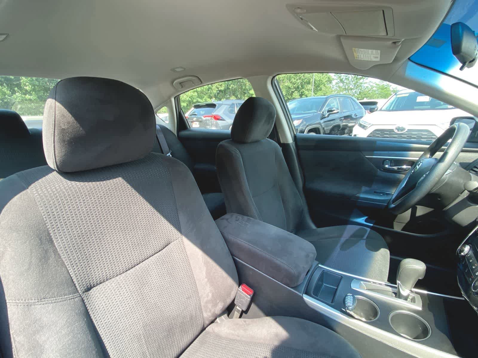 Thumbnail: 2015 Nissan Altima - 21