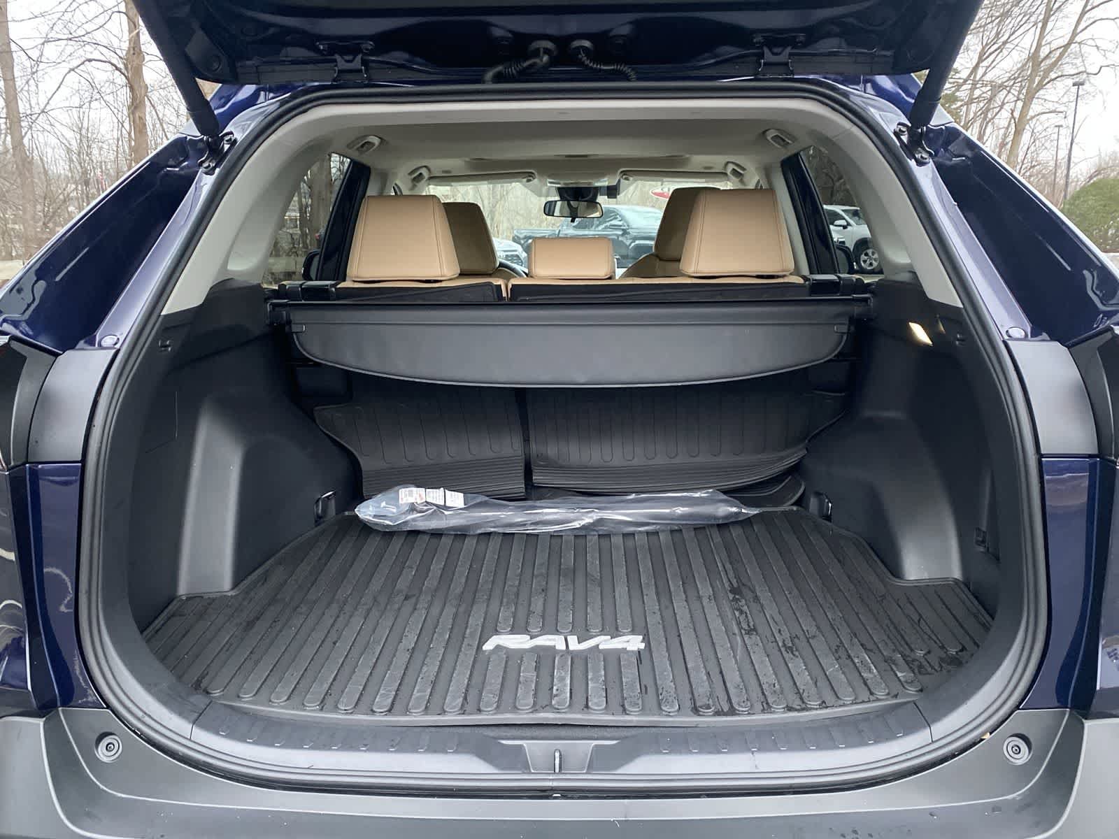 Thumbnail: 2025 Toyota RAV4 - 20