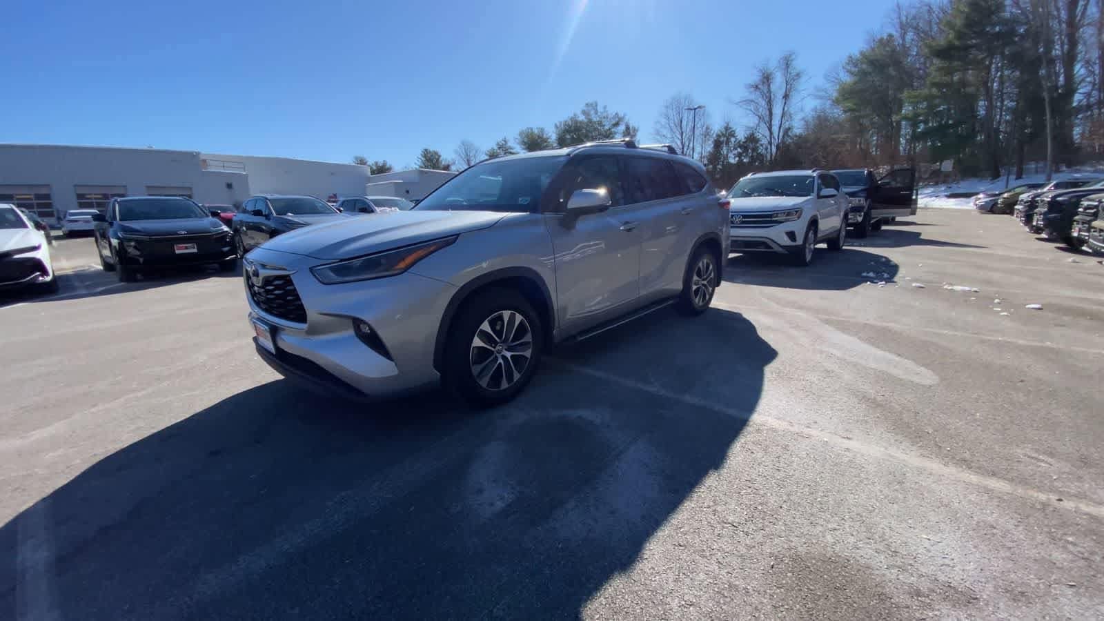 Thumbnail: 2021 Toyota Highlander - 8