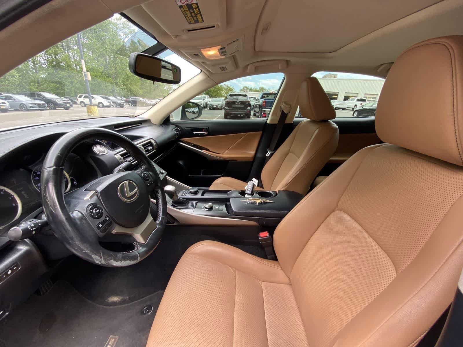 Thumbnail: 2015 Lexus IS - 17
