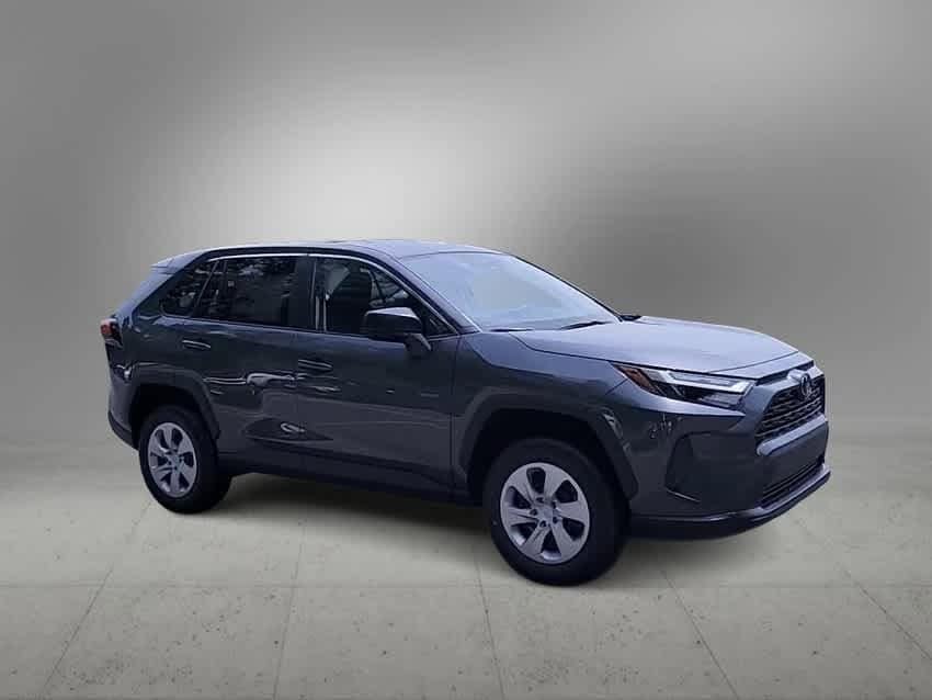 2025 Toyota RAV4 LE 2