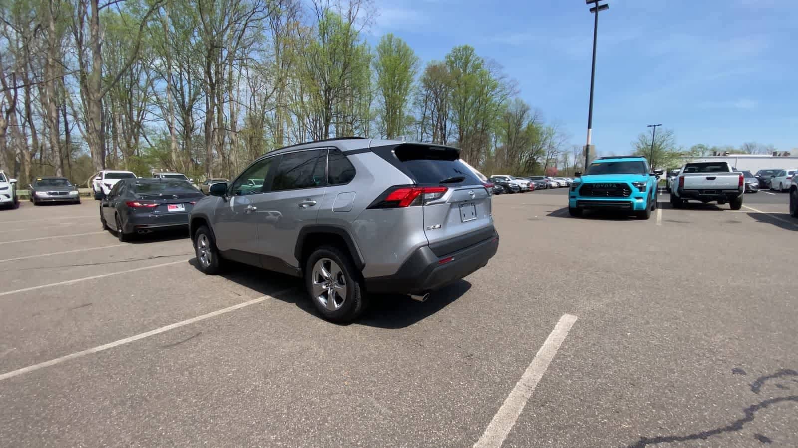 Thumbnail: 2025 Toyota RAV4 - 9