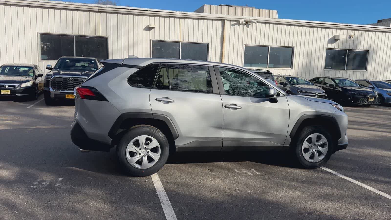 Thumbnail: 2025 Toyota RAV4 - 9