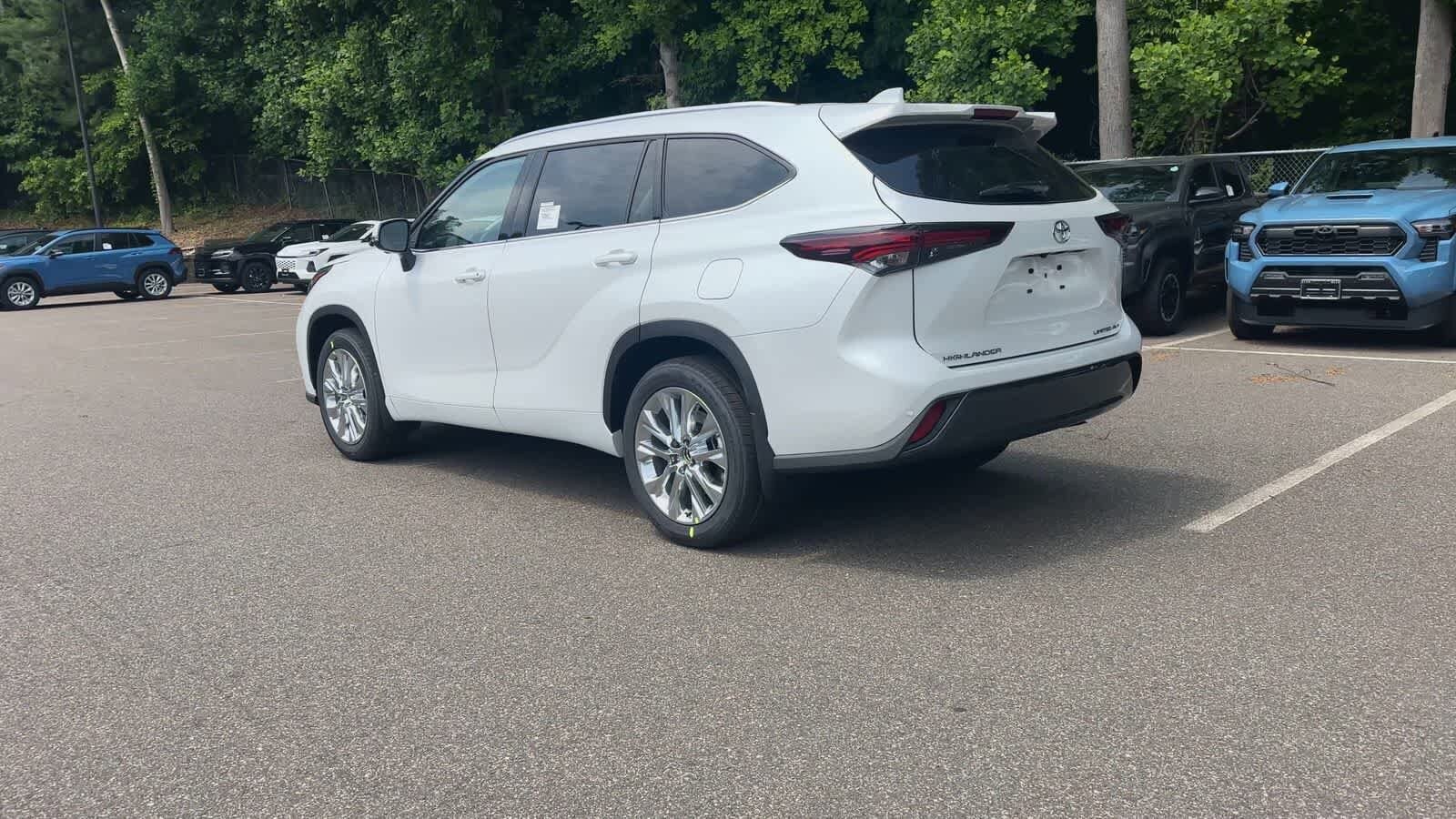 Thumbnail: 2026 Toyota Highlander - 6