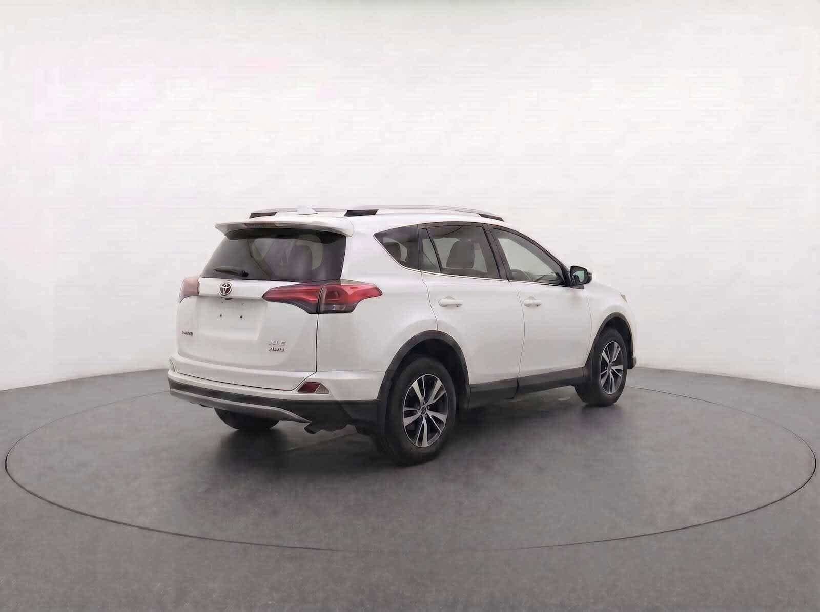 Thumbnail: 2016 Toyota RAV4 - 4