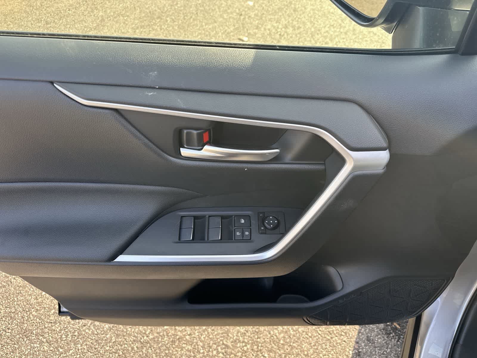 Thumbnail: 2025 Toyota RAV4 - 20