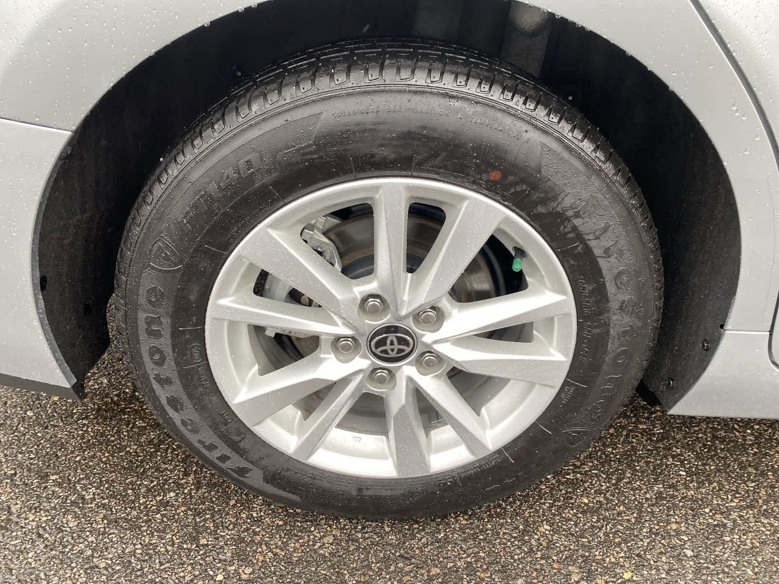 Thumbnail: 2025 Toyota Camry - 18