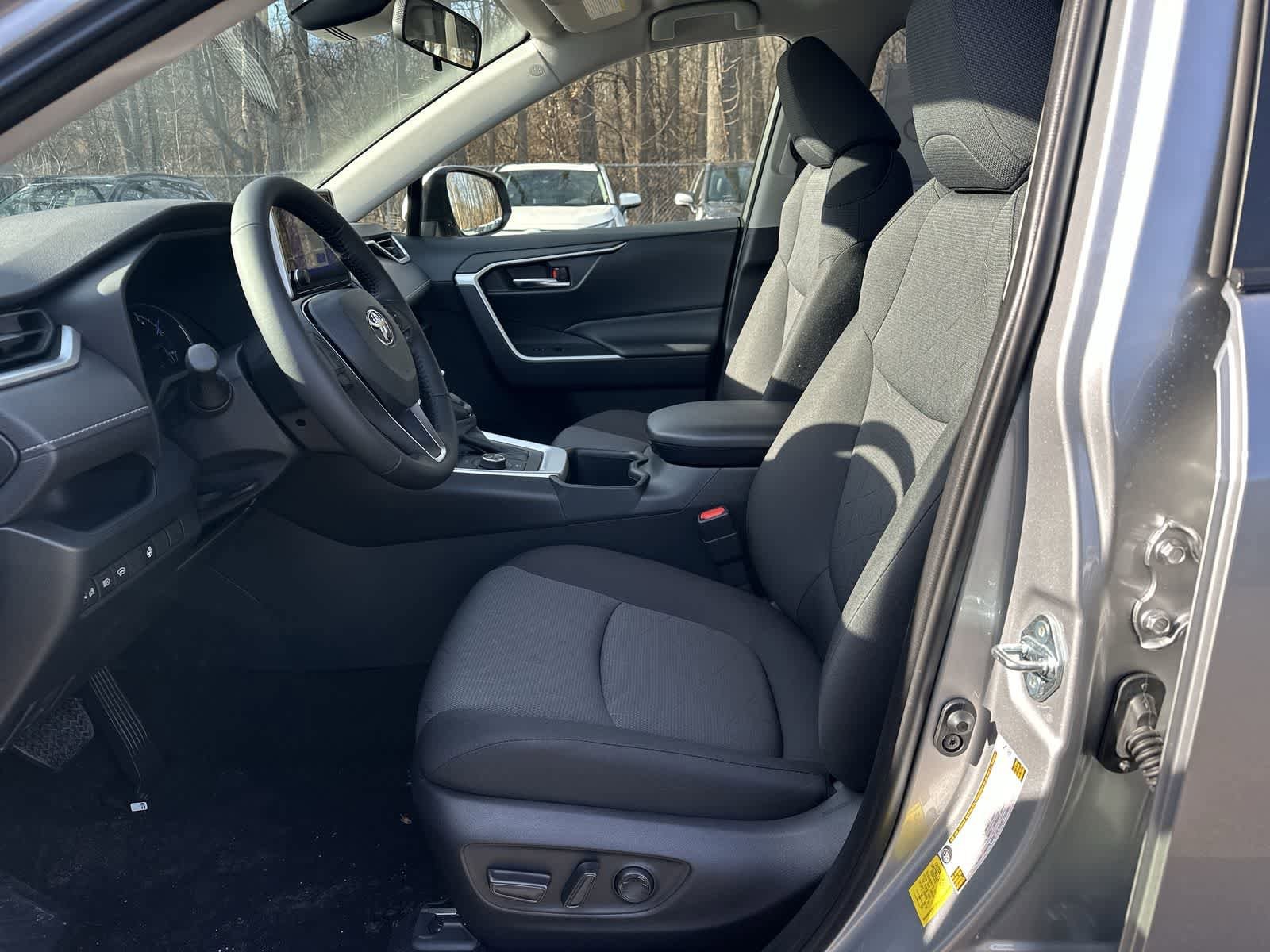 Thumbnail: 2025 Toyota RAV4 - 30