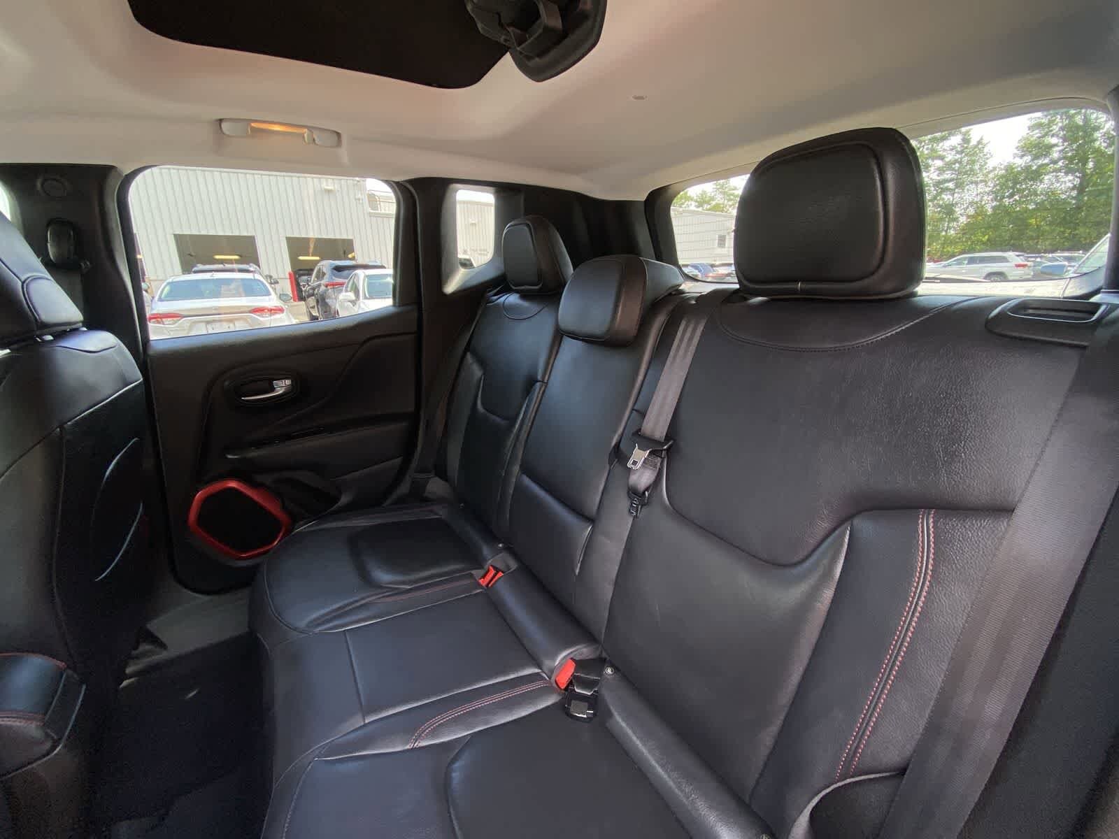 Thumbnail: 2016 Jeep Renegade - 22