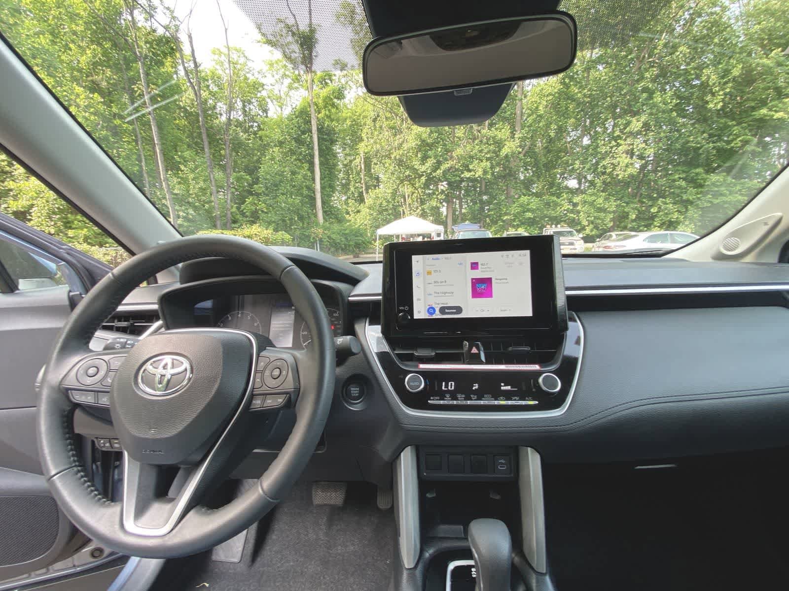 2024 Toyota Corolla Cross LE 19