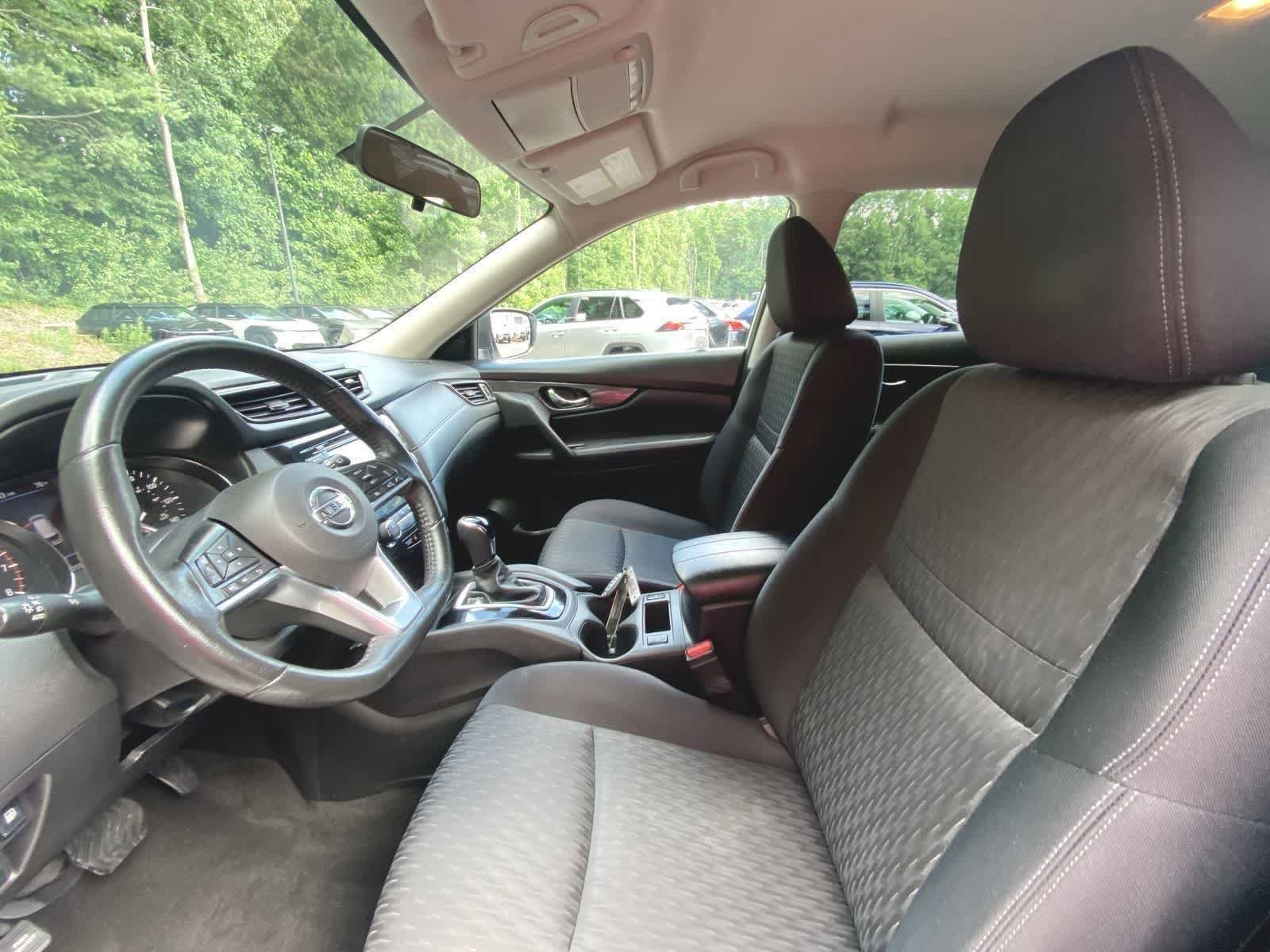 Thumbnail: 2018 Nissan Rogue - 16