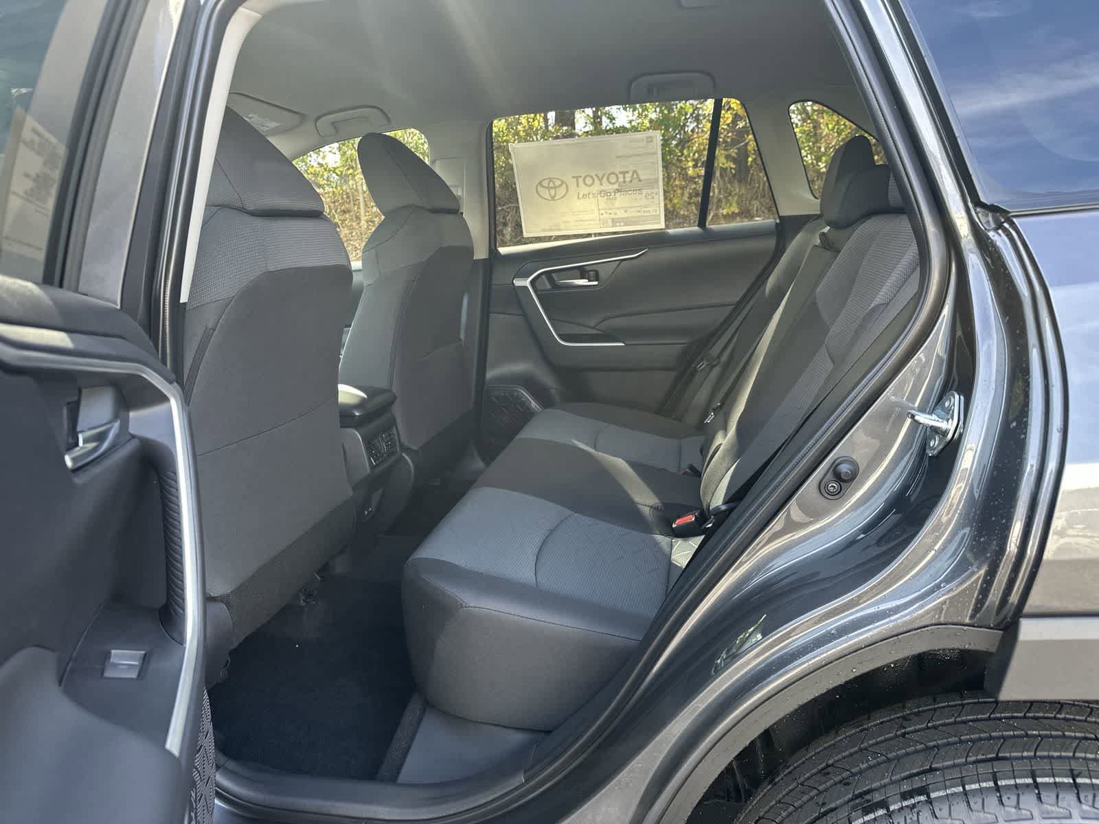 Thumbnail: 2025 Toyota RAV4 - 25