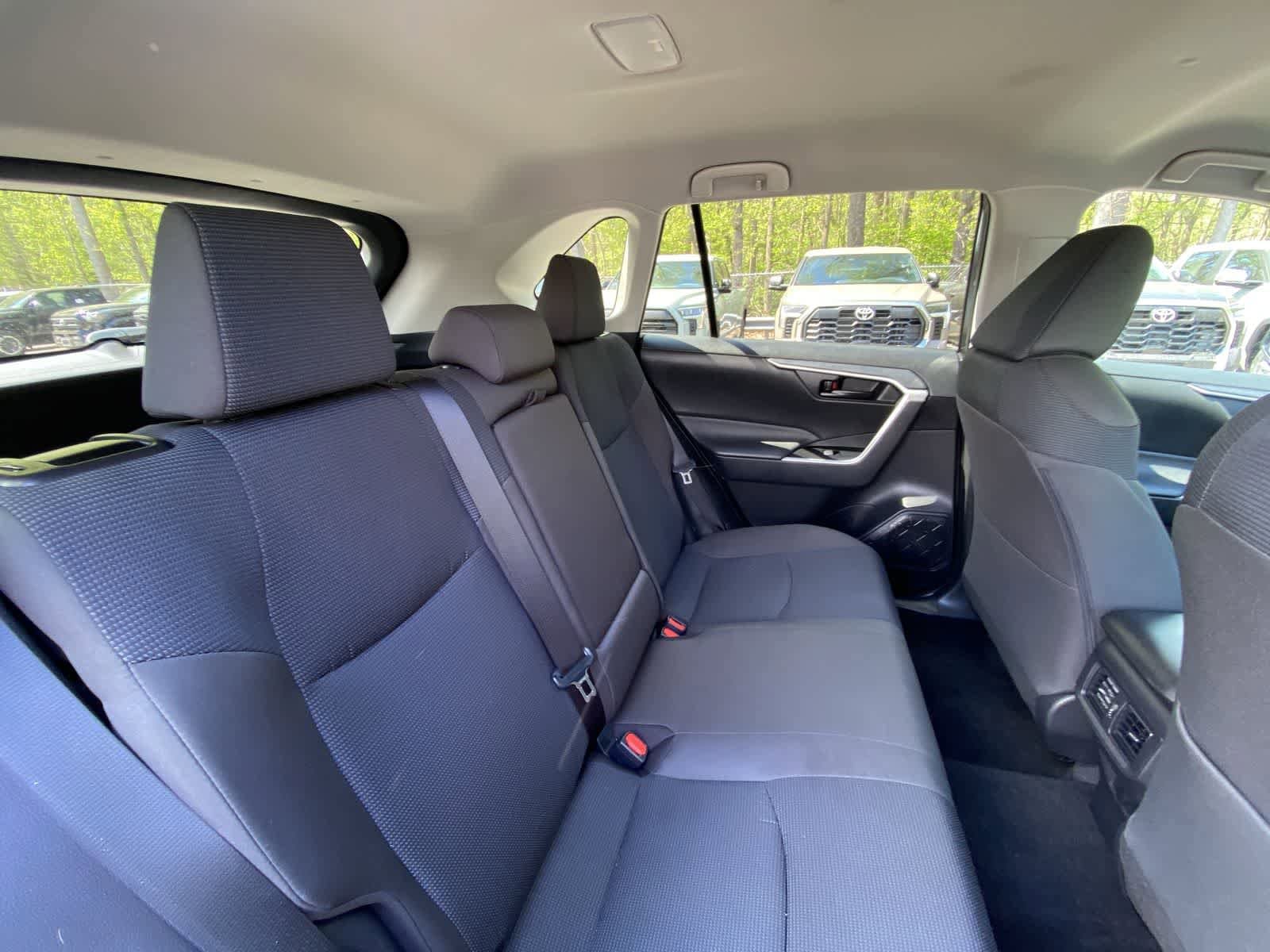 Thumbnail: 2025 Toyota RAV4 - 26