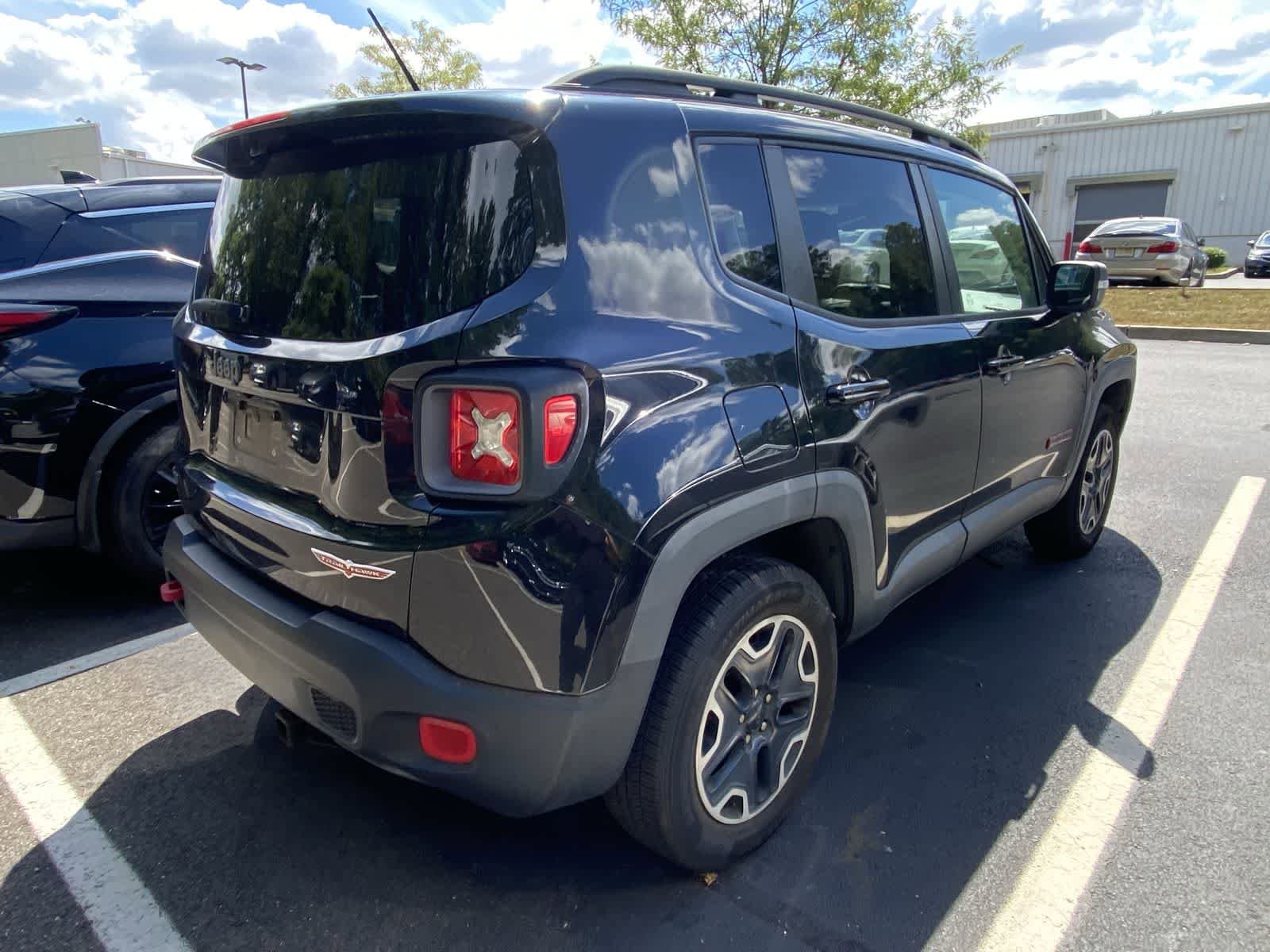 Thumbnail: 2016 Jeep Renegade - 7