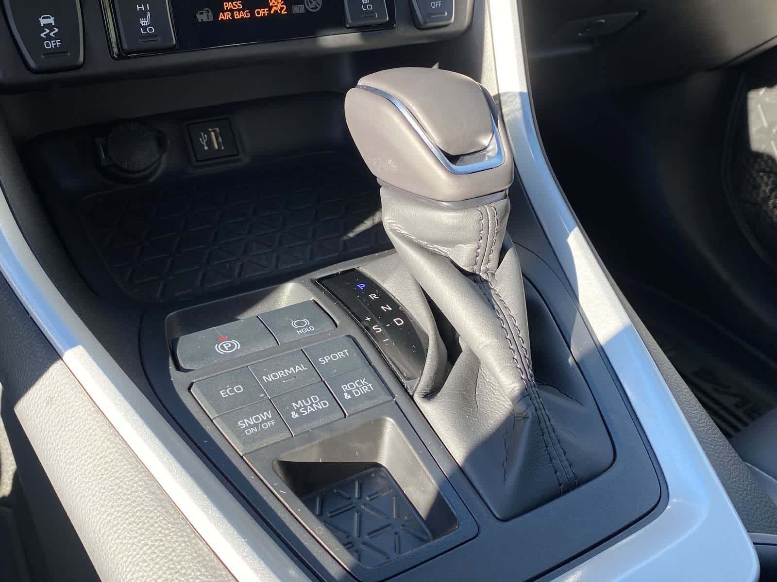 Thumbnail: 2025 Toyota RAV4 - 34