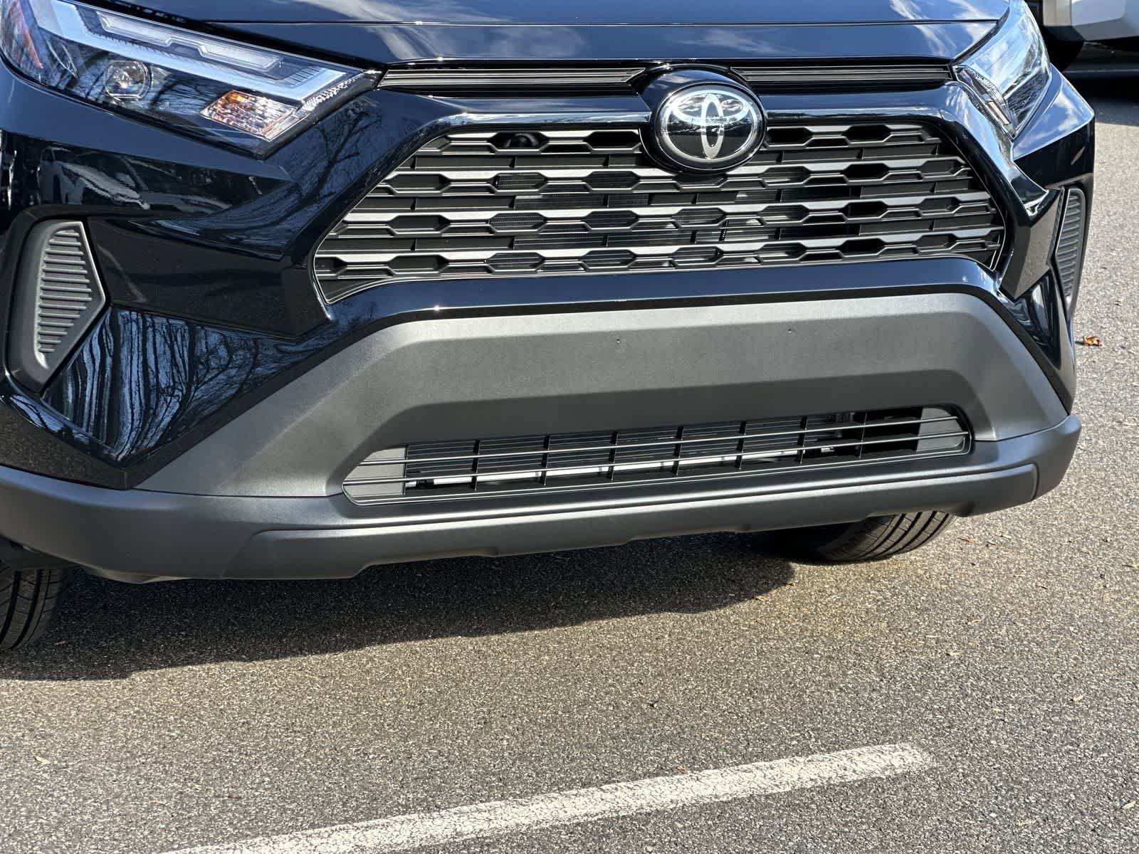 Thumbnail: 2025 Toyota RAV4 - 39