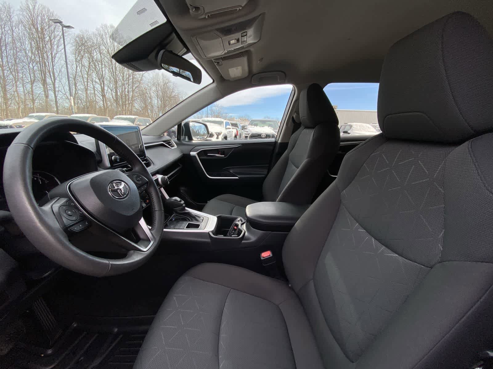 Thumbnail: 2024 Toyota RAV4 - 16