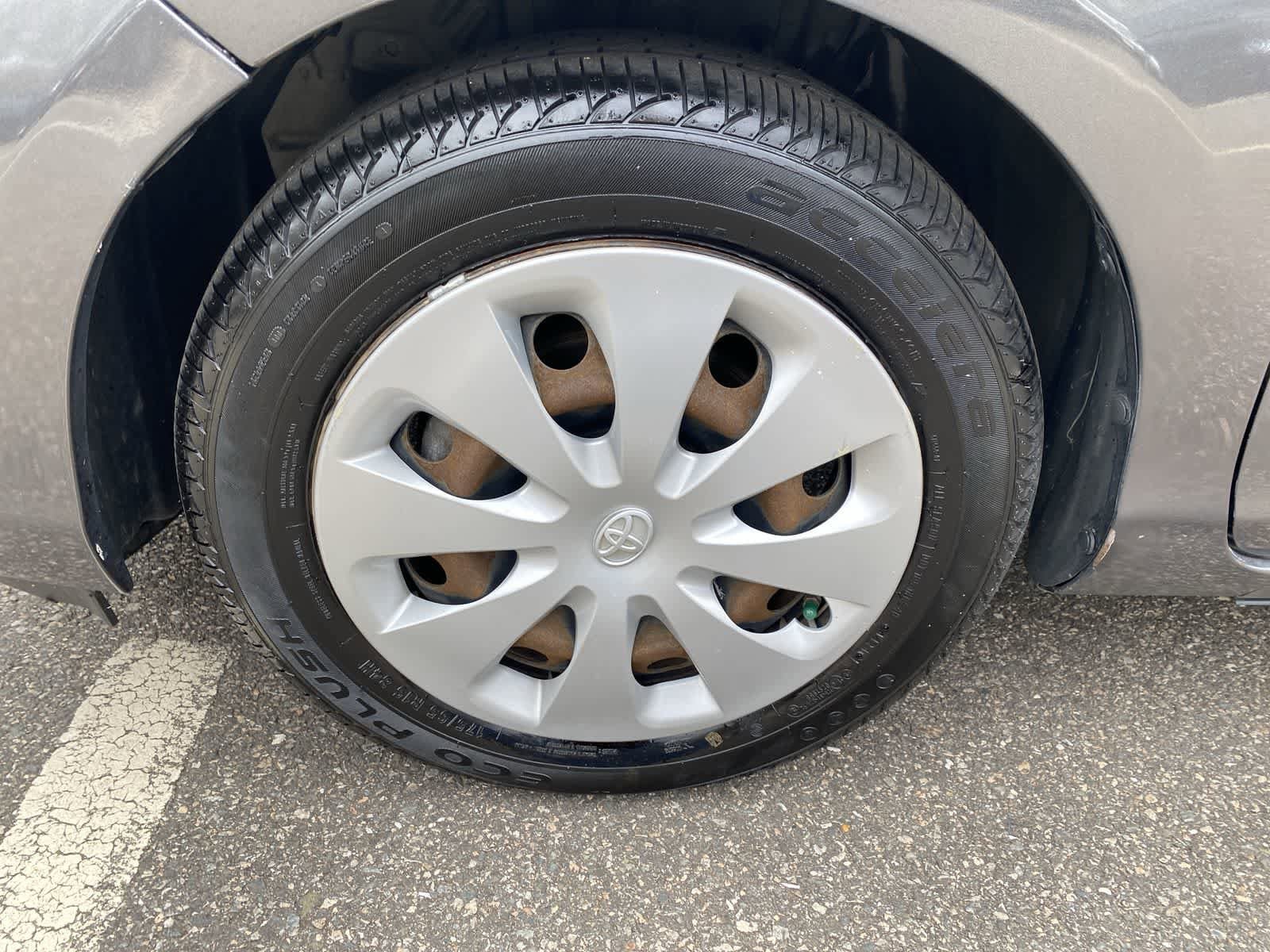 Thumbnail: 2012 Toyota Prius c - 14