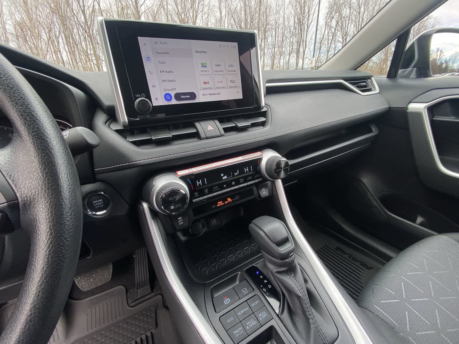 Thumbnail: 2025 Toyota RAV4 - 31