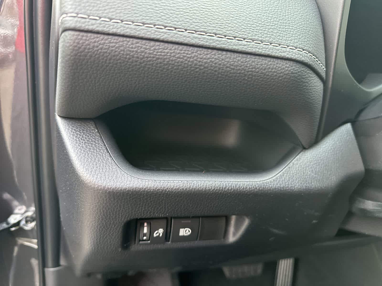 Thumbnail: 2025 Toyota RAV4 - 21