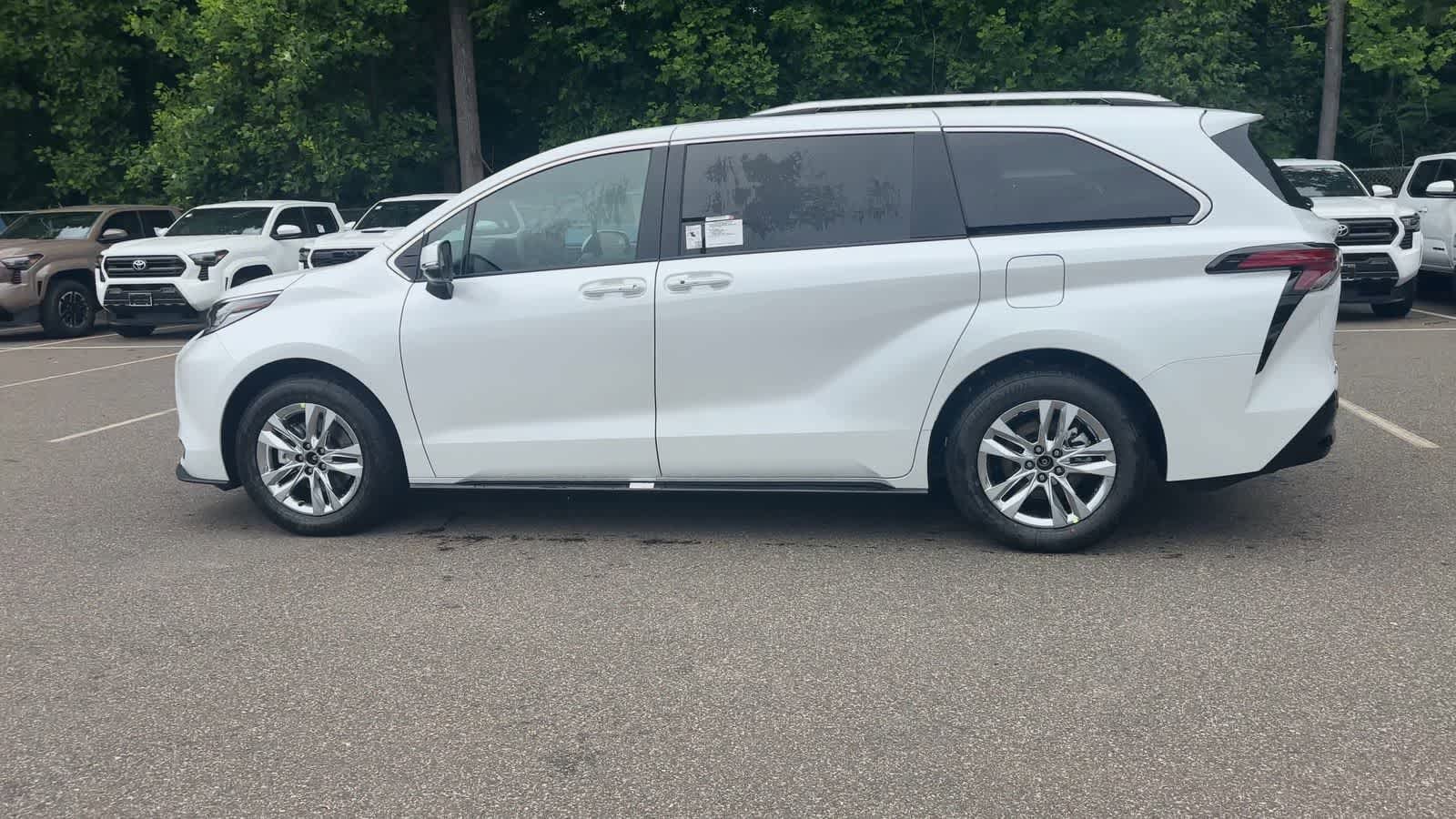 Thumbnail: 2026 Toyota Sienna - 5