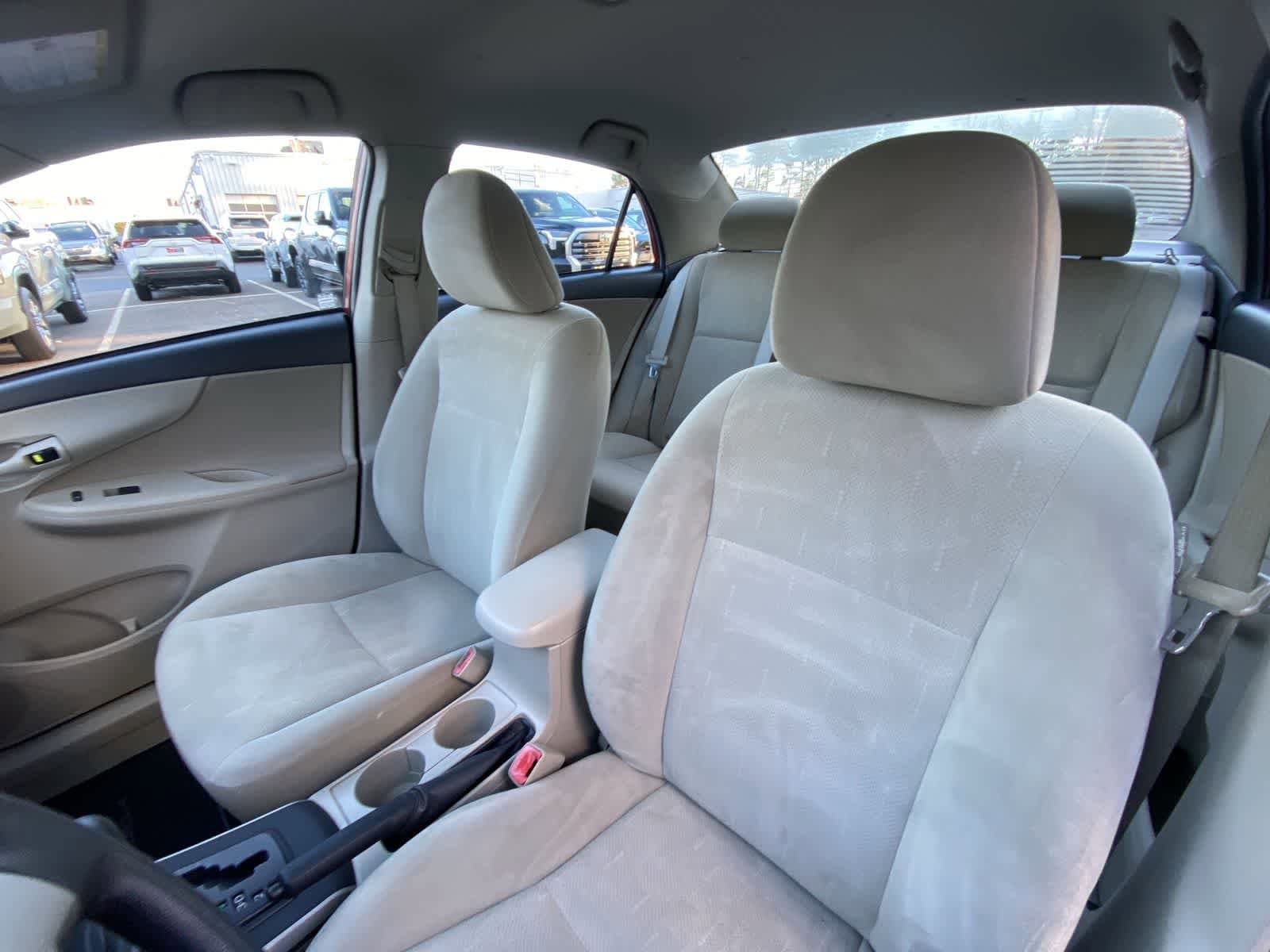 Thumbnail: 2013 Toyota Corolla - 25