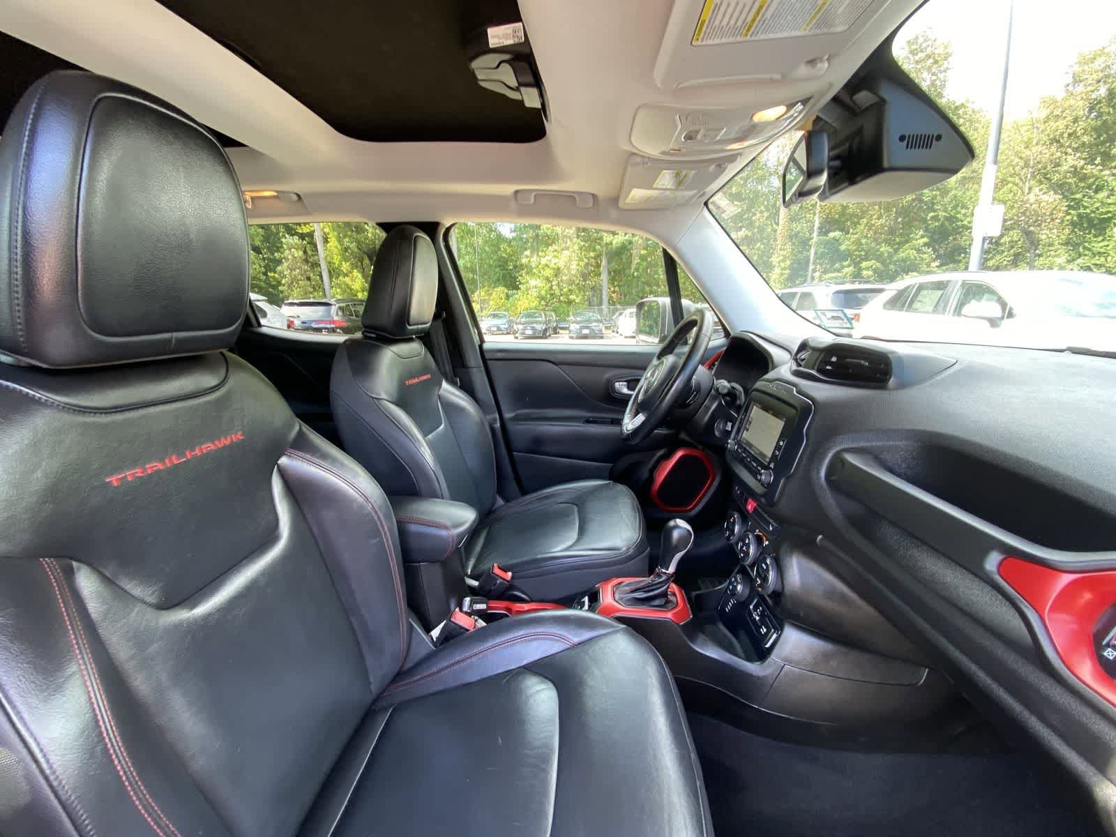 Thumbnail: 2016 Jeep Renegade - 20