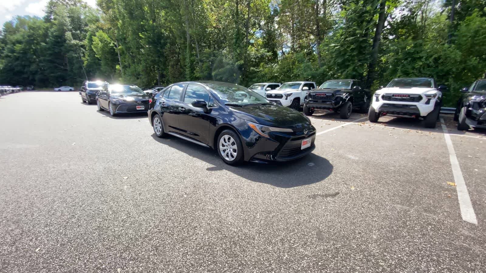 2024 Toyota Corolla LE photo 2