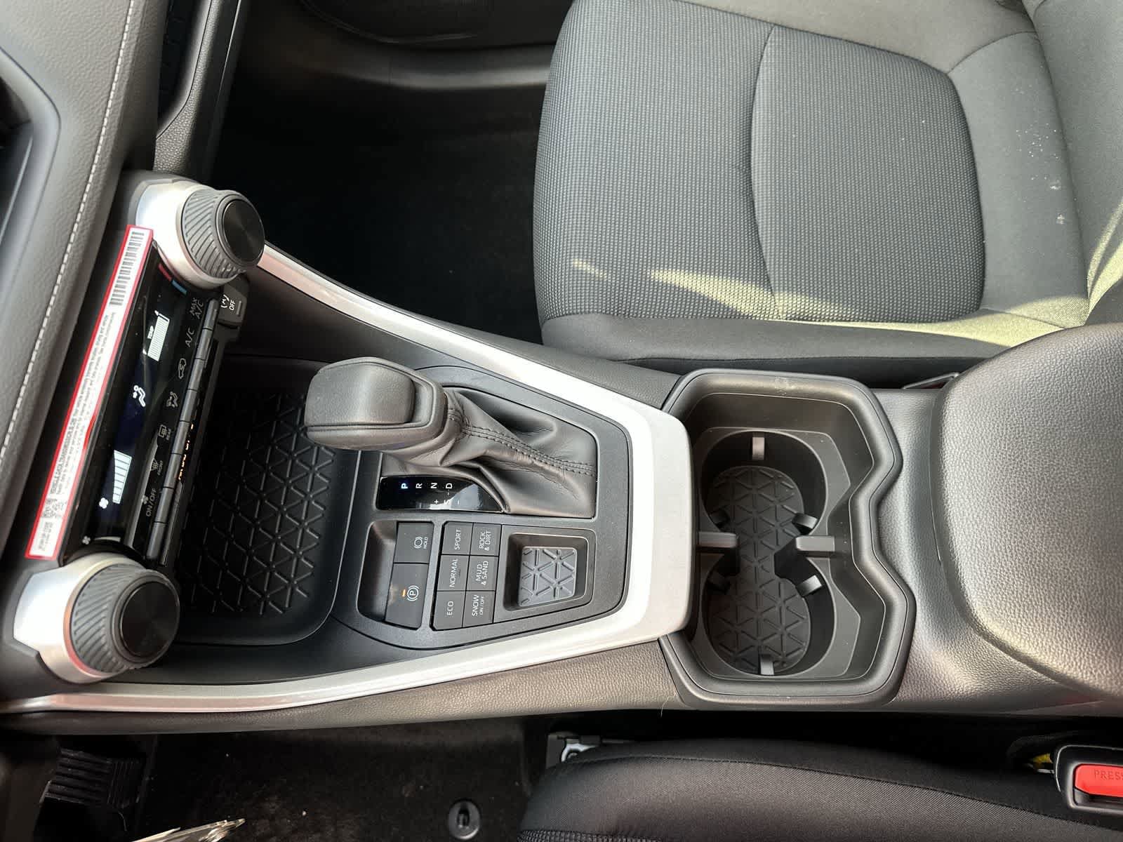 Thumbnail: 2025 Toyota RAV4 - 24