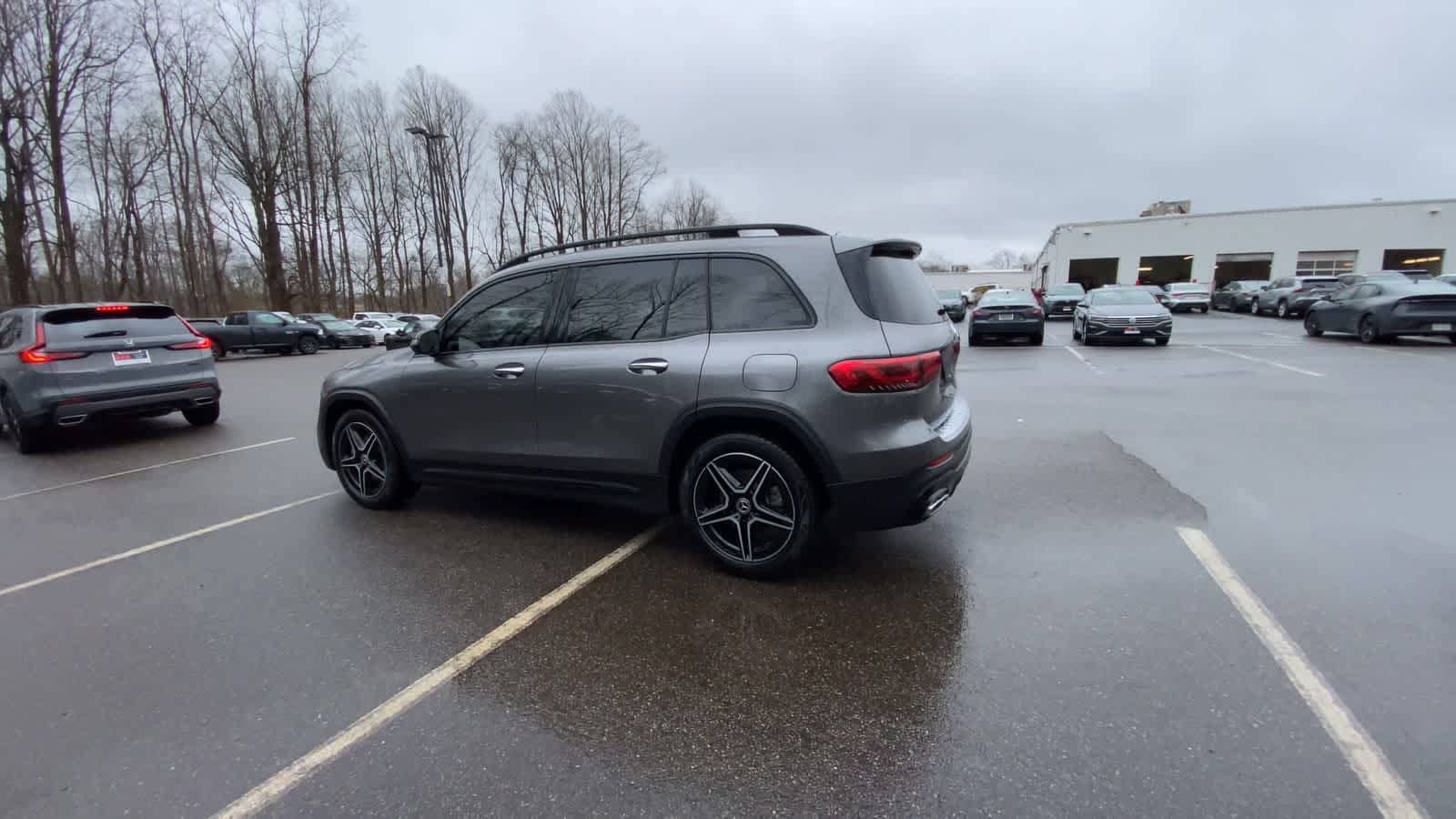 Thumbnail: 2021 Mercedes-Benz GLB - 10