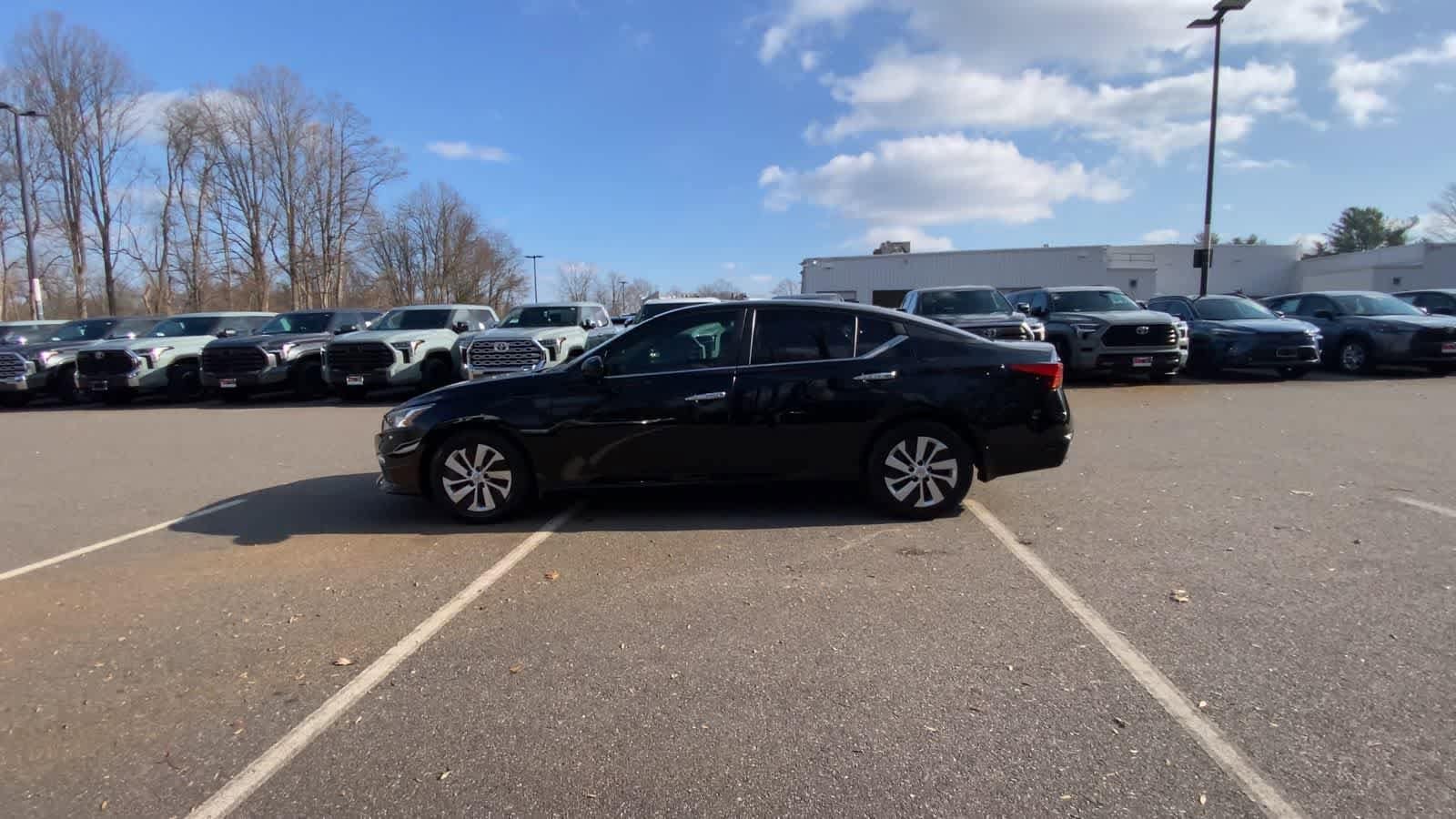 Thumbnail: 2019 Nissan Altima - 5