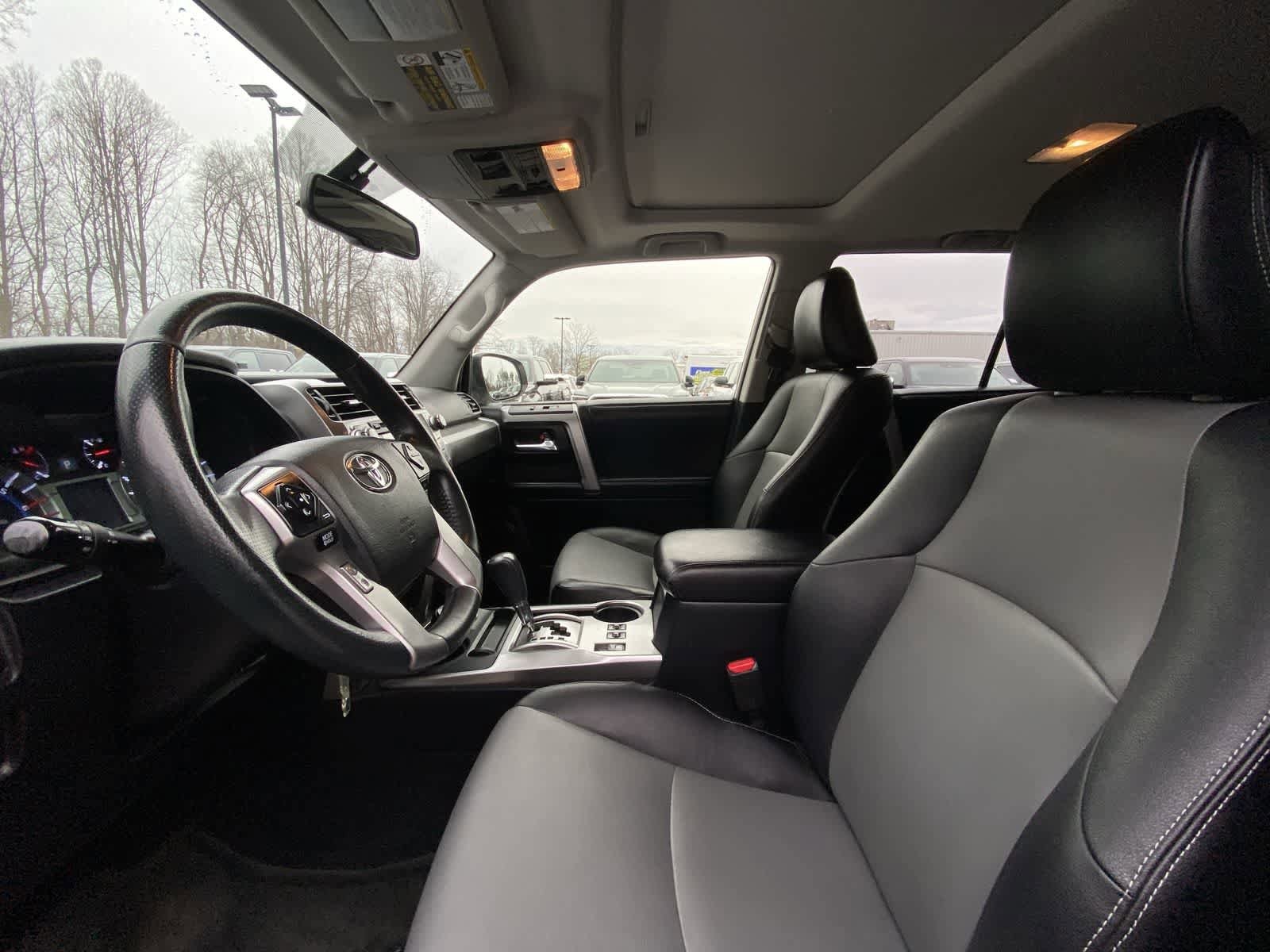 Thumbnail: 2016 Toyota 4Runner - 23