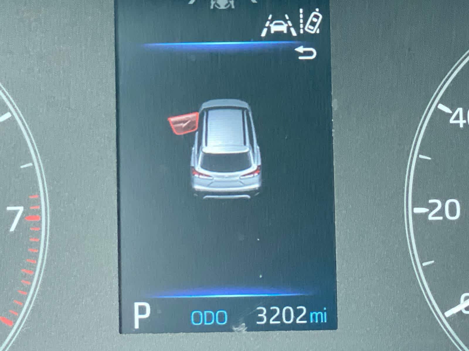 2024 Toyota Corolla Cross LE 31