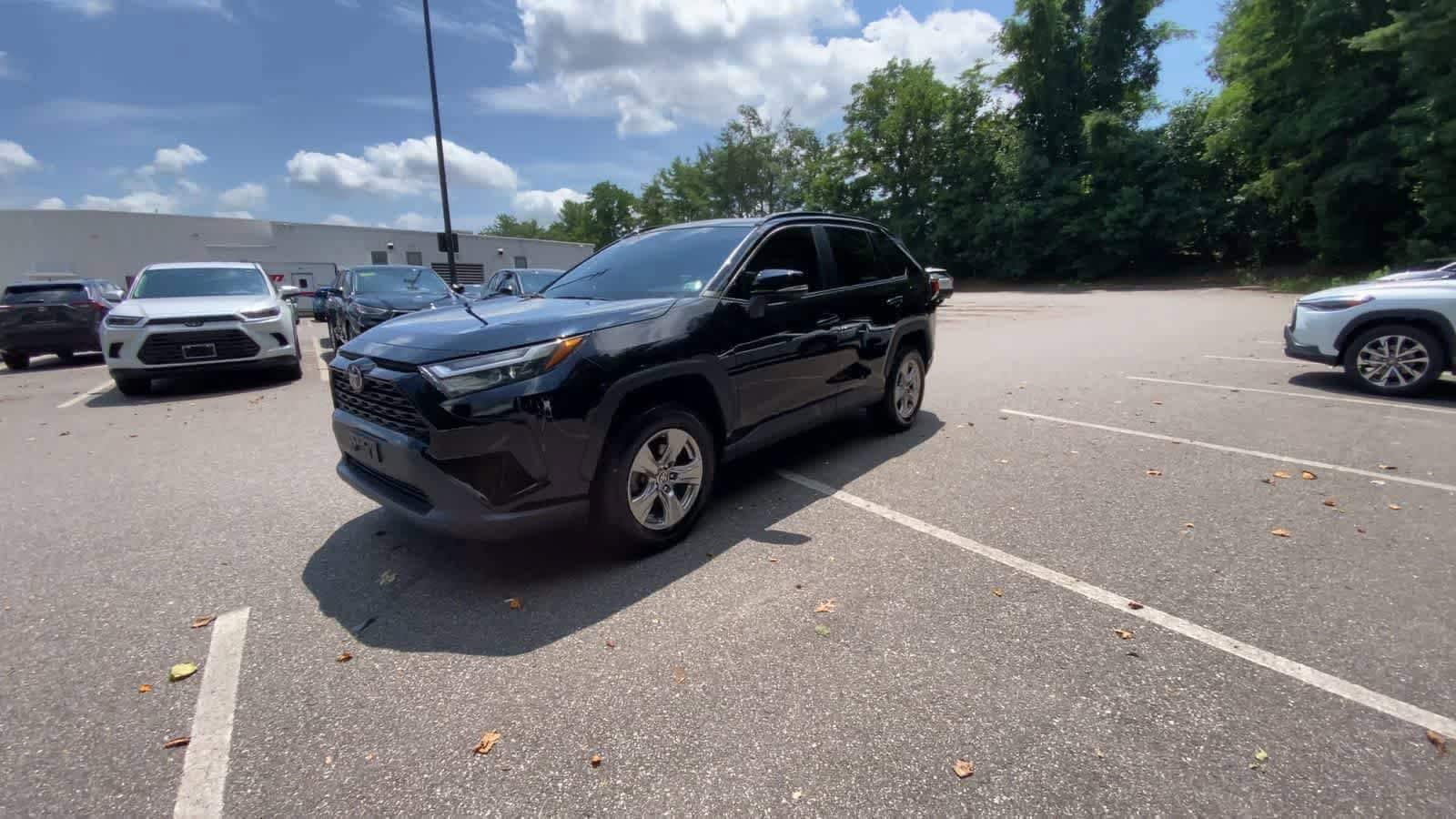 Thumbnail: 2022 Toyota RAV4 - 4