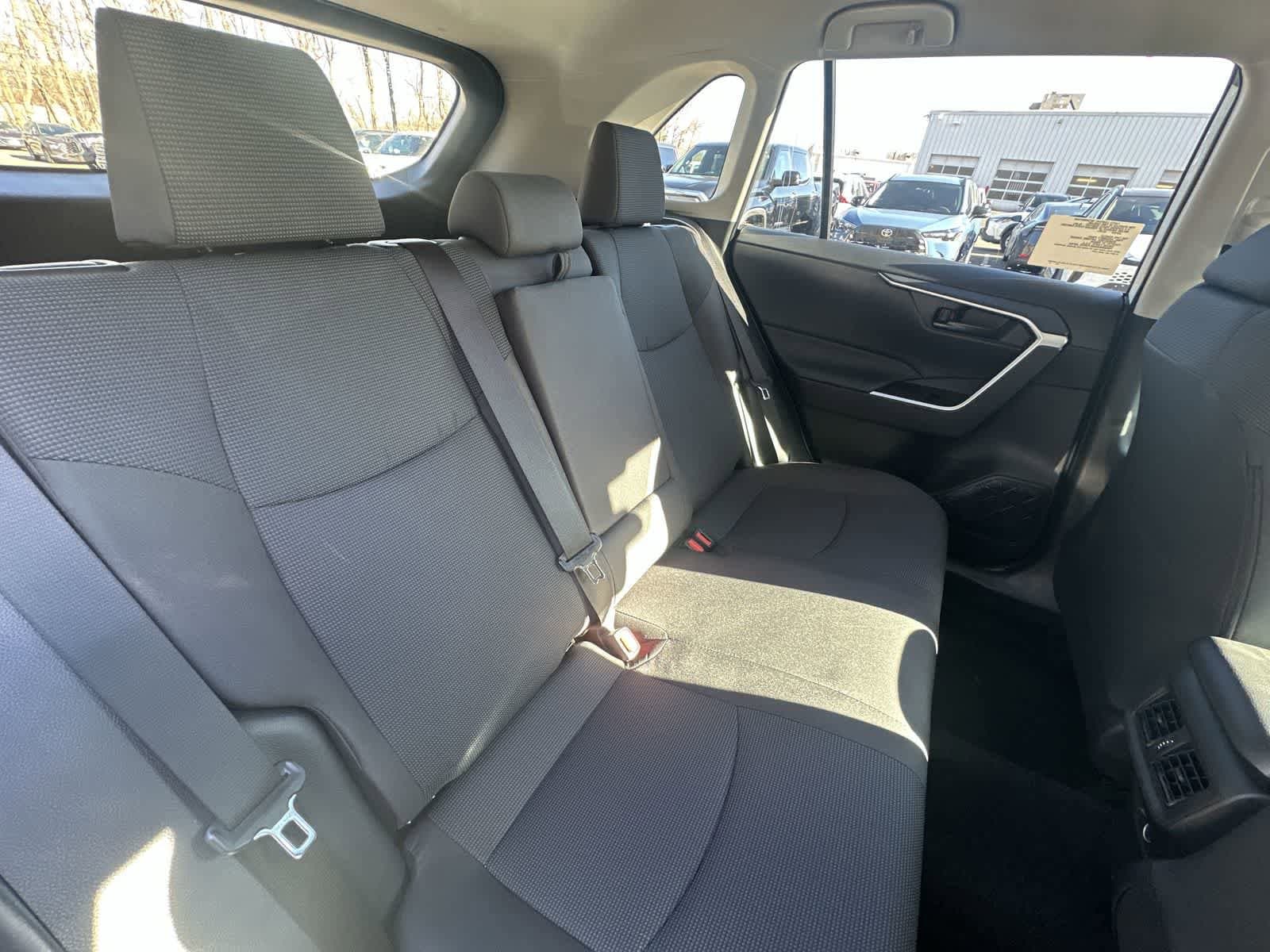 Thumbnail: 2025 Toyota RAV4 - 34