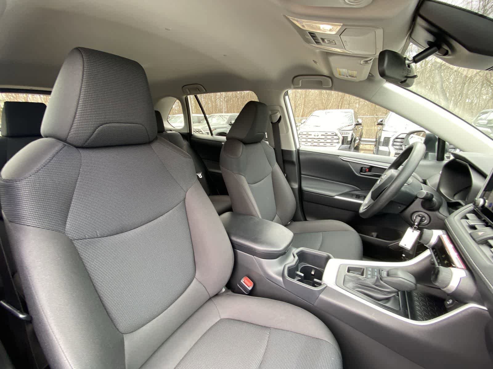 Thumbnail: 2025 Toyota RAV4 - 21