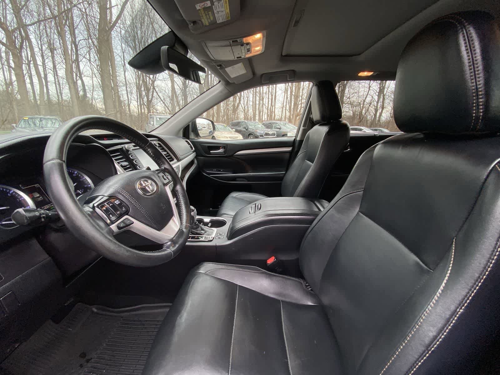 Thumbnail: 2019 Toyota Highlander - 24