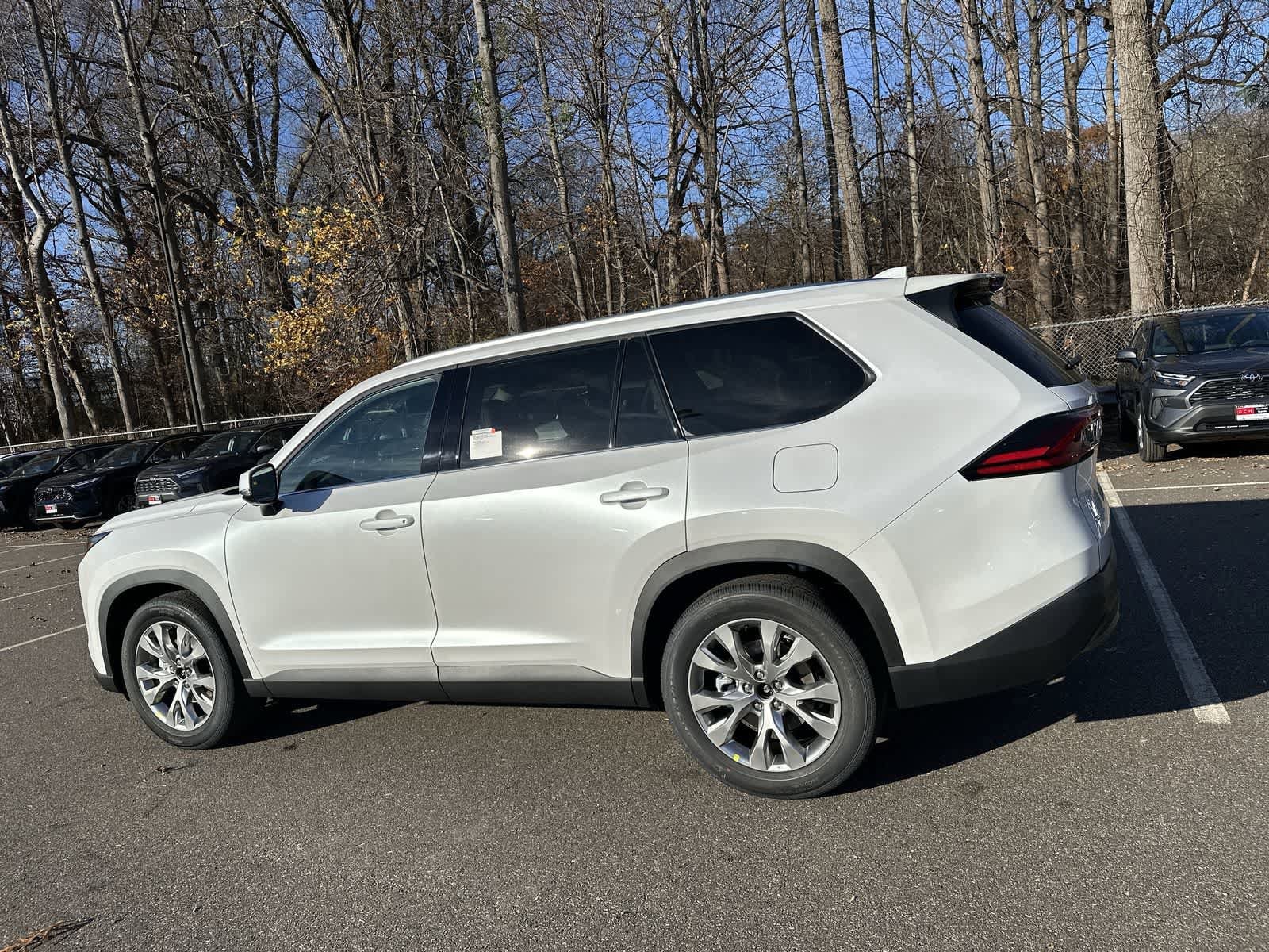 Thumbnail: 2026 Toyota Grand Highlander - 10