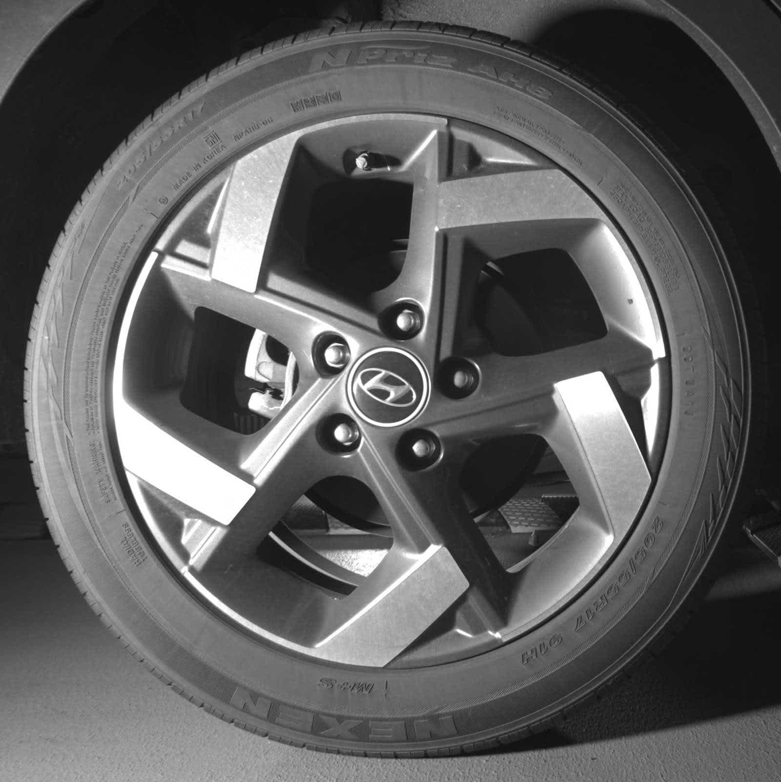 Thumbnail: 2023 Hyundai Venue - 16