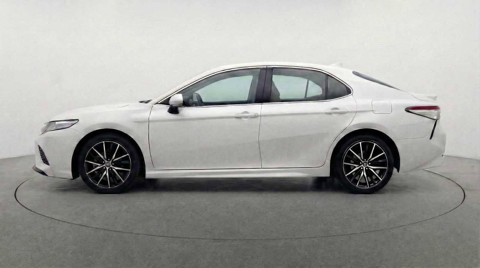 Thumbnail: 2023 Toyota Camry - 6