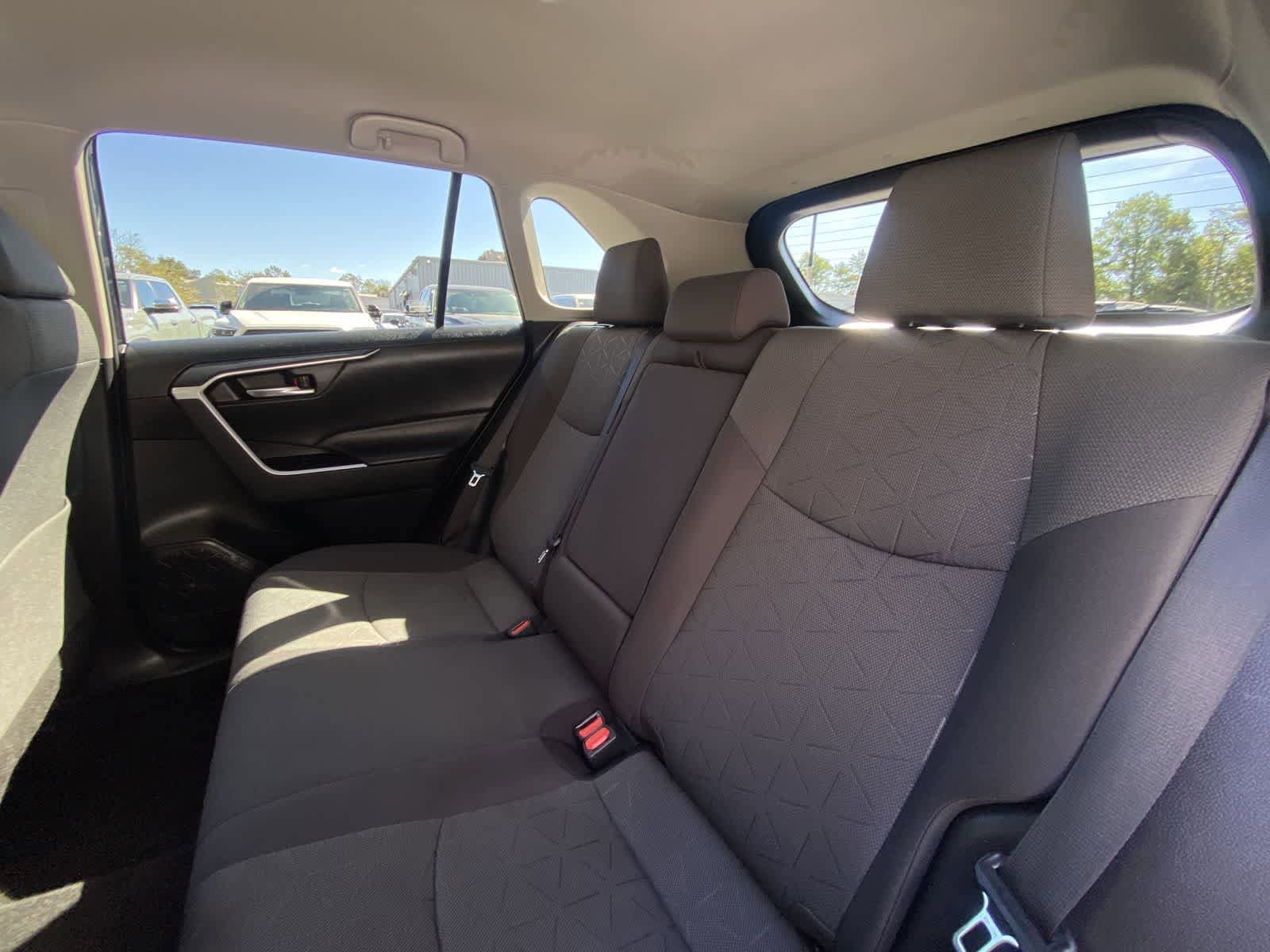 Thumbnail: 2021 Toyota RAV4 - 22