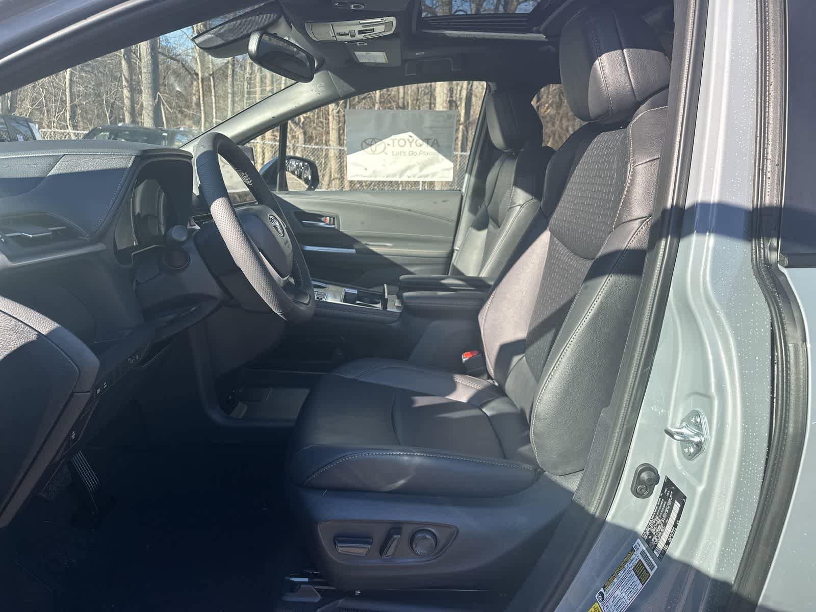 Thumbnail: 2026 Toyota Sienna - 32