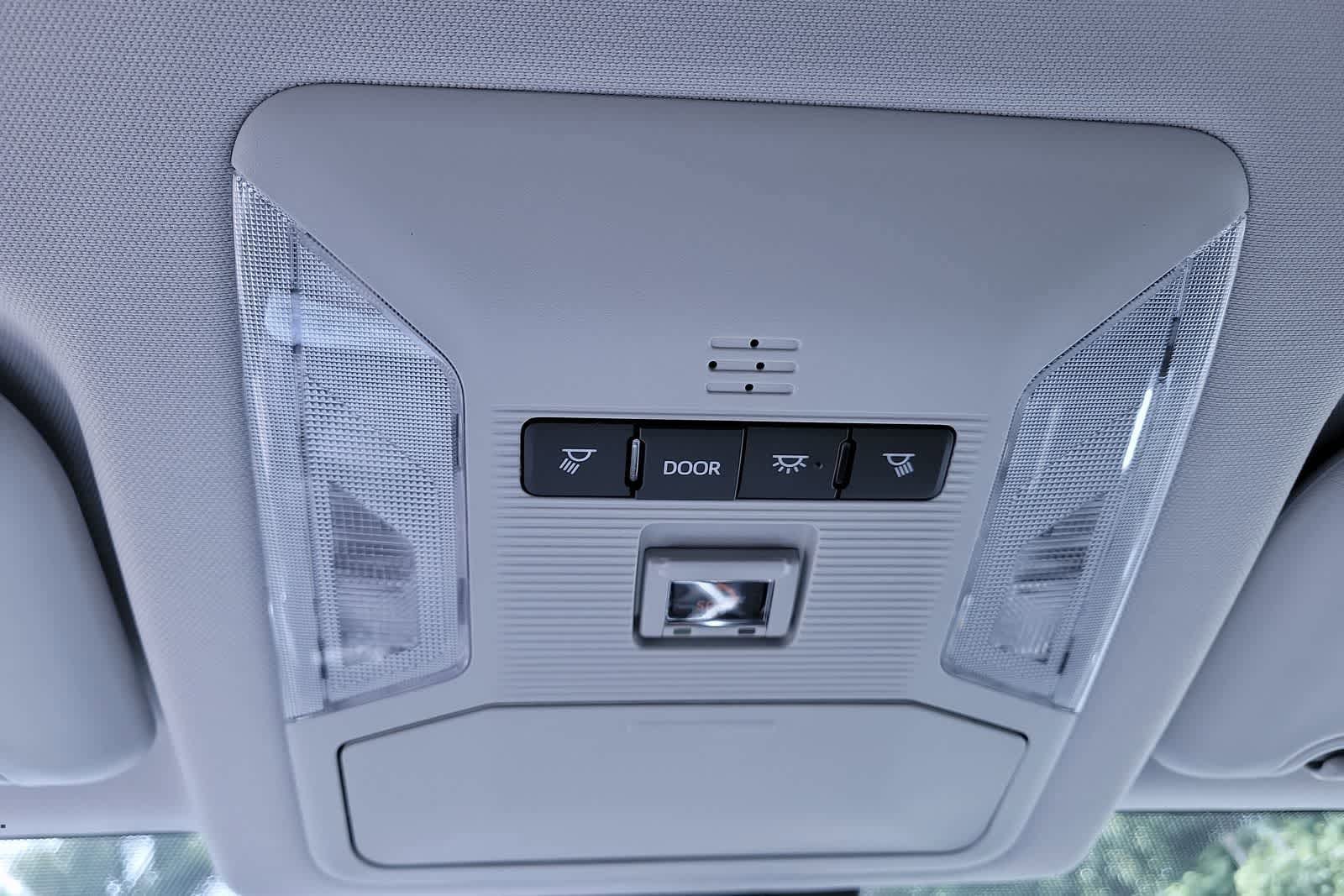 2025 Toyota RAV4 LE 28