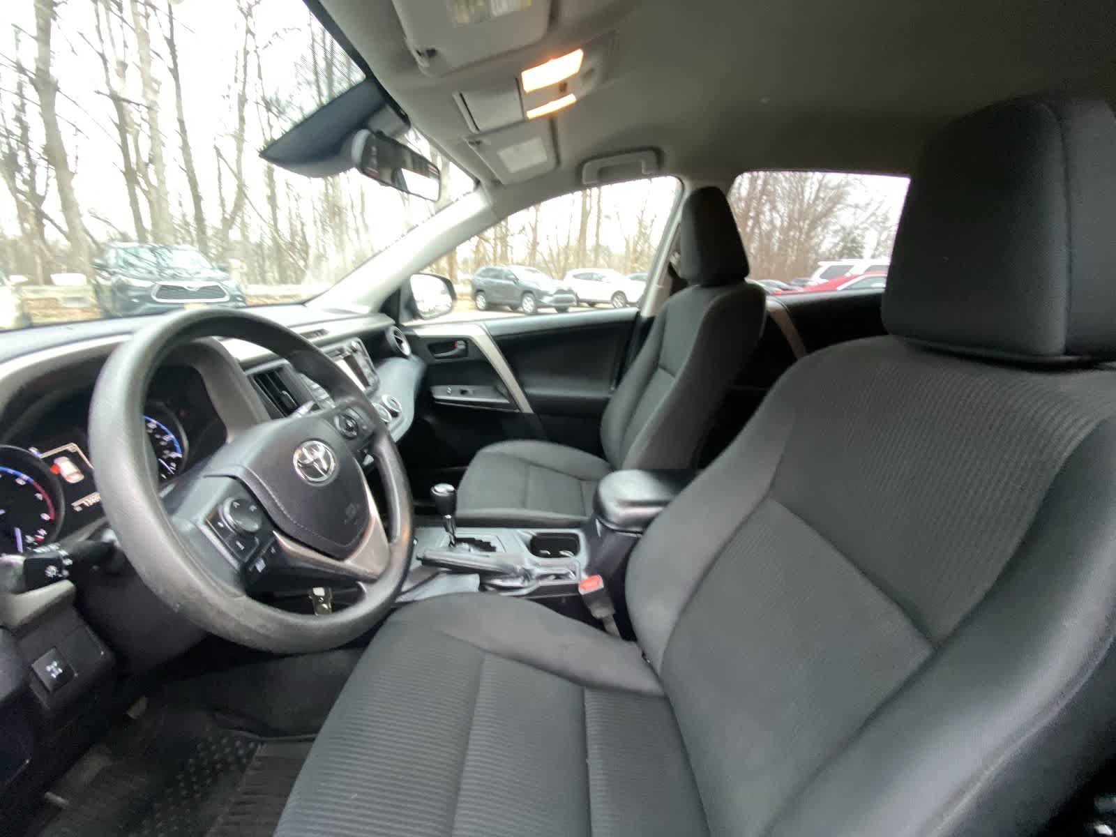 Thumbnail: 2018 Toyota RAV4 - 22