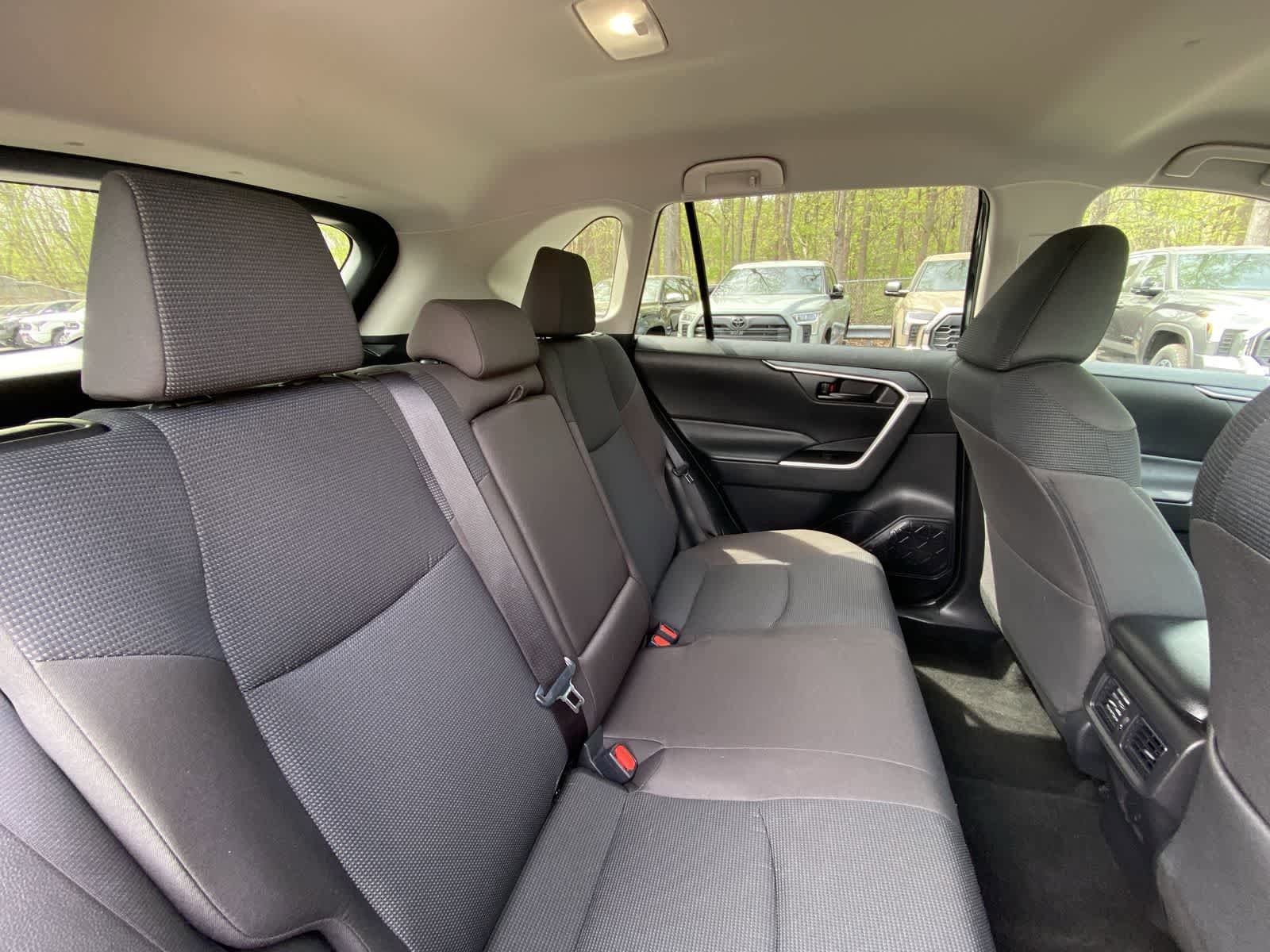 Thumbnail: 2025 Toyota RAV4 - 26