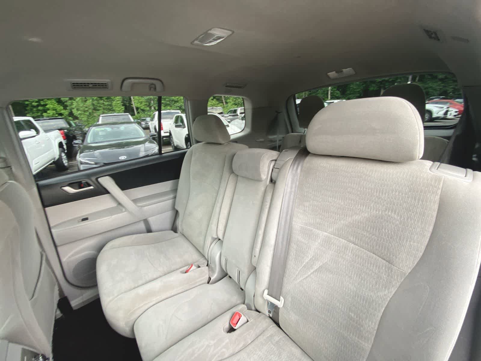 Thumbnail: 2013 Toyota Highlander - 22