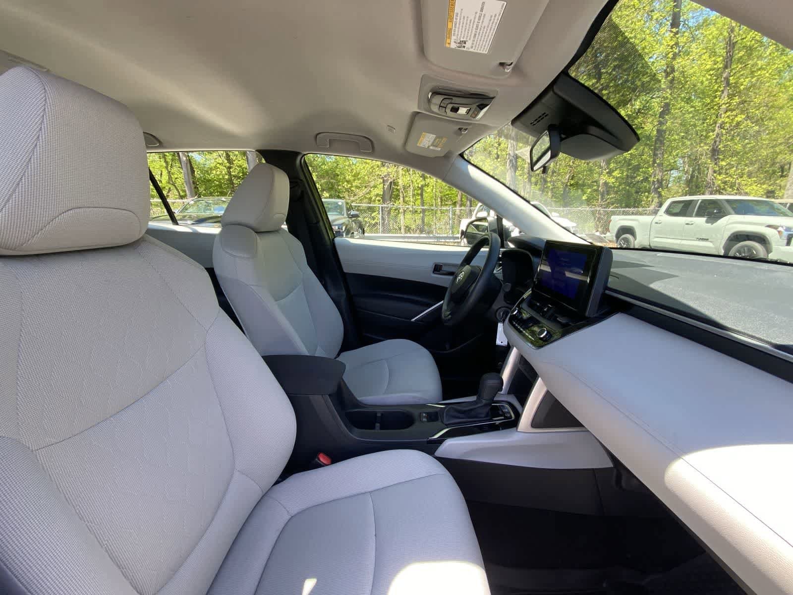 Thumbnail: 2023 Toyota Corolla Cross - 21