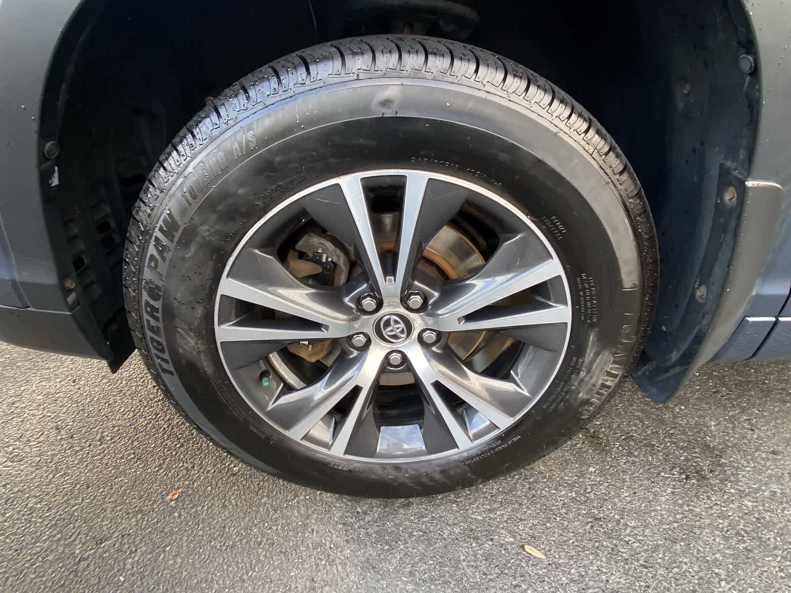 Thumbnail: 2016 Toyota Highlander - 18